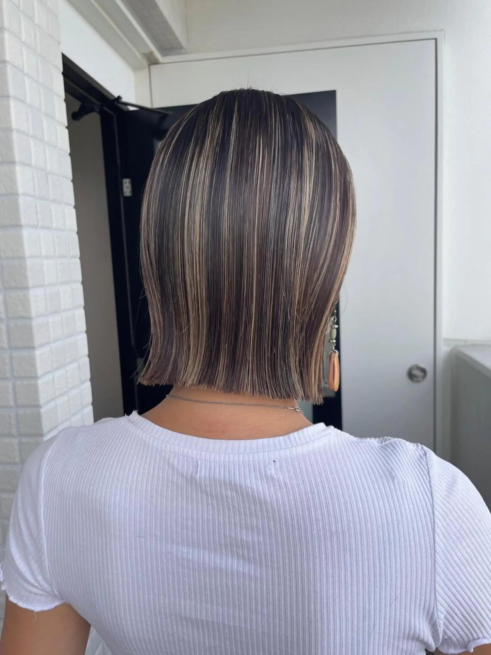 ショート カラー 切りっぱなしボブ ハイライトカラー ボブ ハイライト カット ヘアカラー トリートメント ヘアセット メンズ特化 パーマ/オザワのヘアスタイル