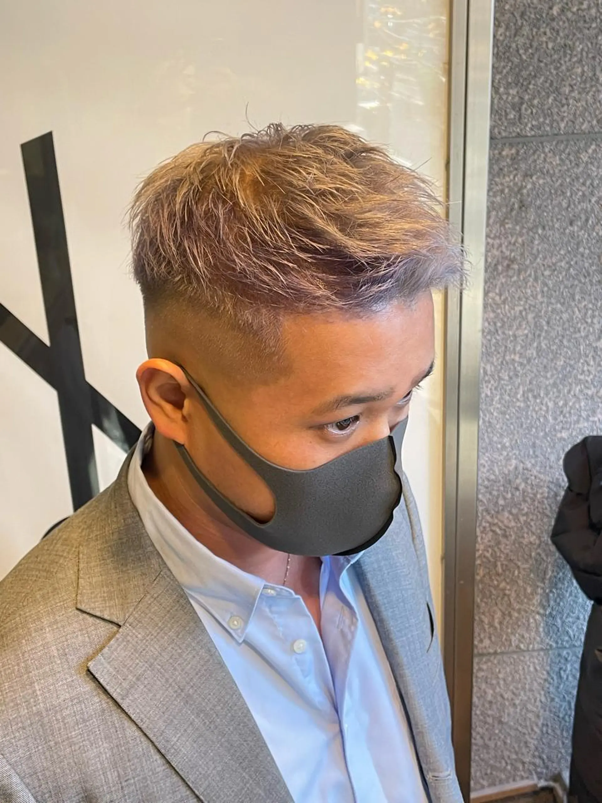 カラー メンズ フェードカット スキンフェード シルバー カット Le'a所属・渋谷/フェード/ 國分 翔のヘアスタイル