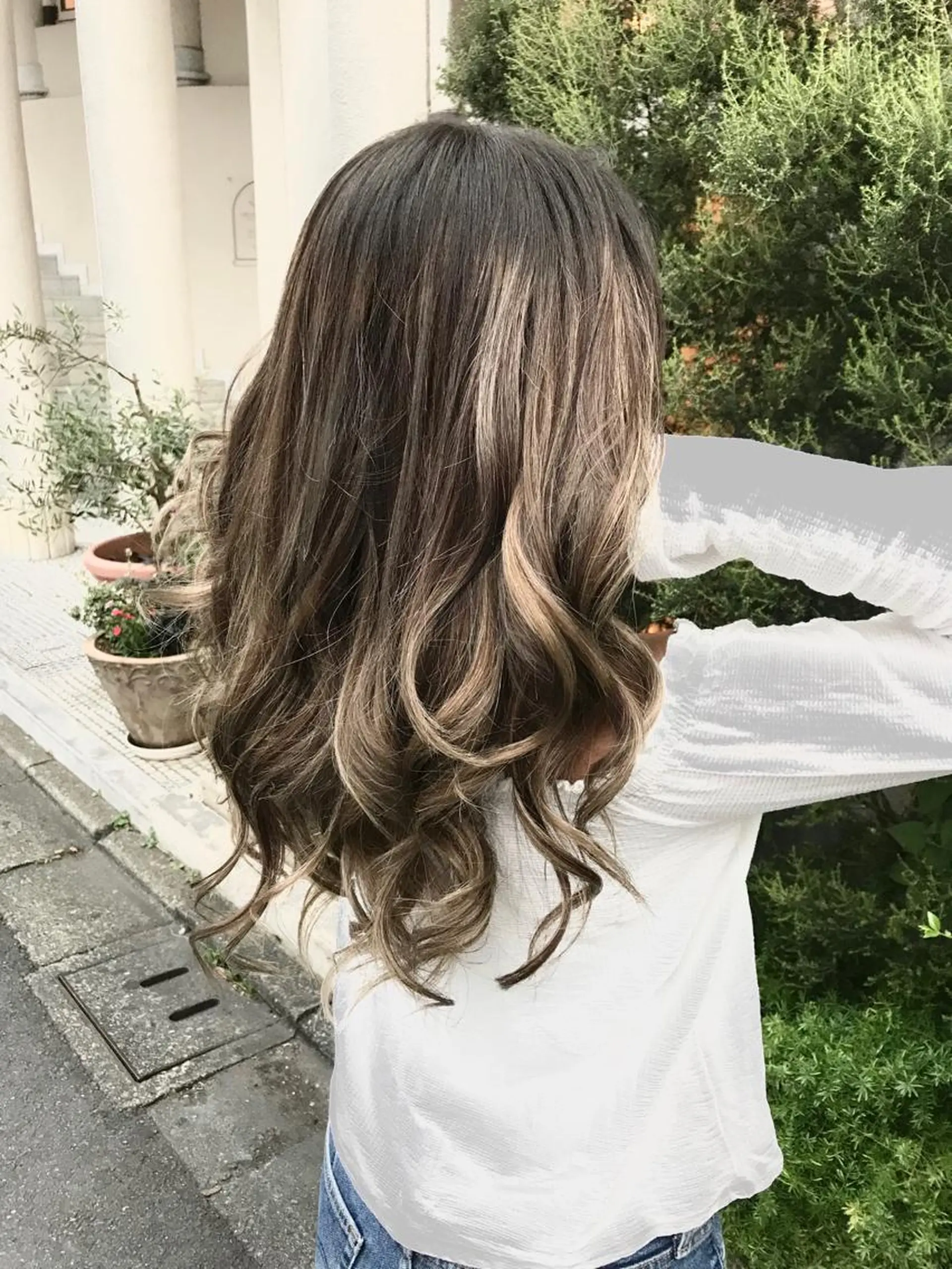 ロング カラー ブリーチ 透明感カラー グレージュ ハイライトカラー ハイライト 店長担当🌟 矢吹ガブリエル🌟のヘアスタイル