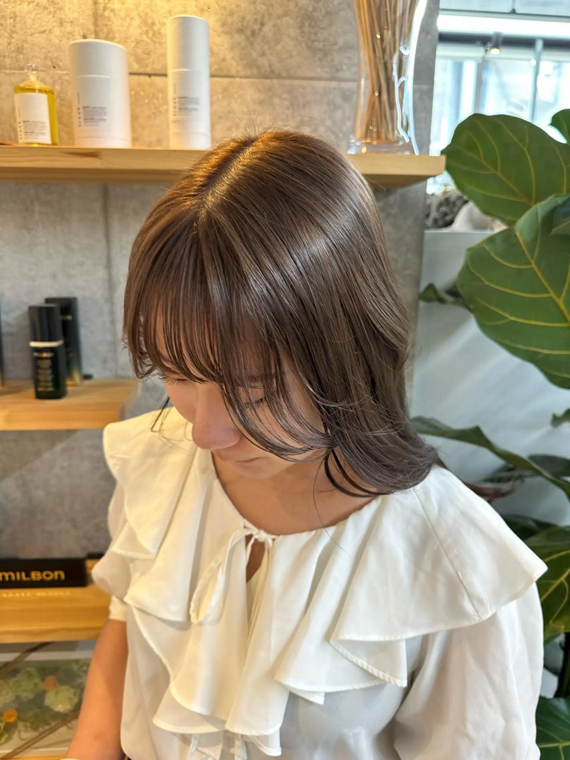 セミロング カラー yuika .のヘアスタイル