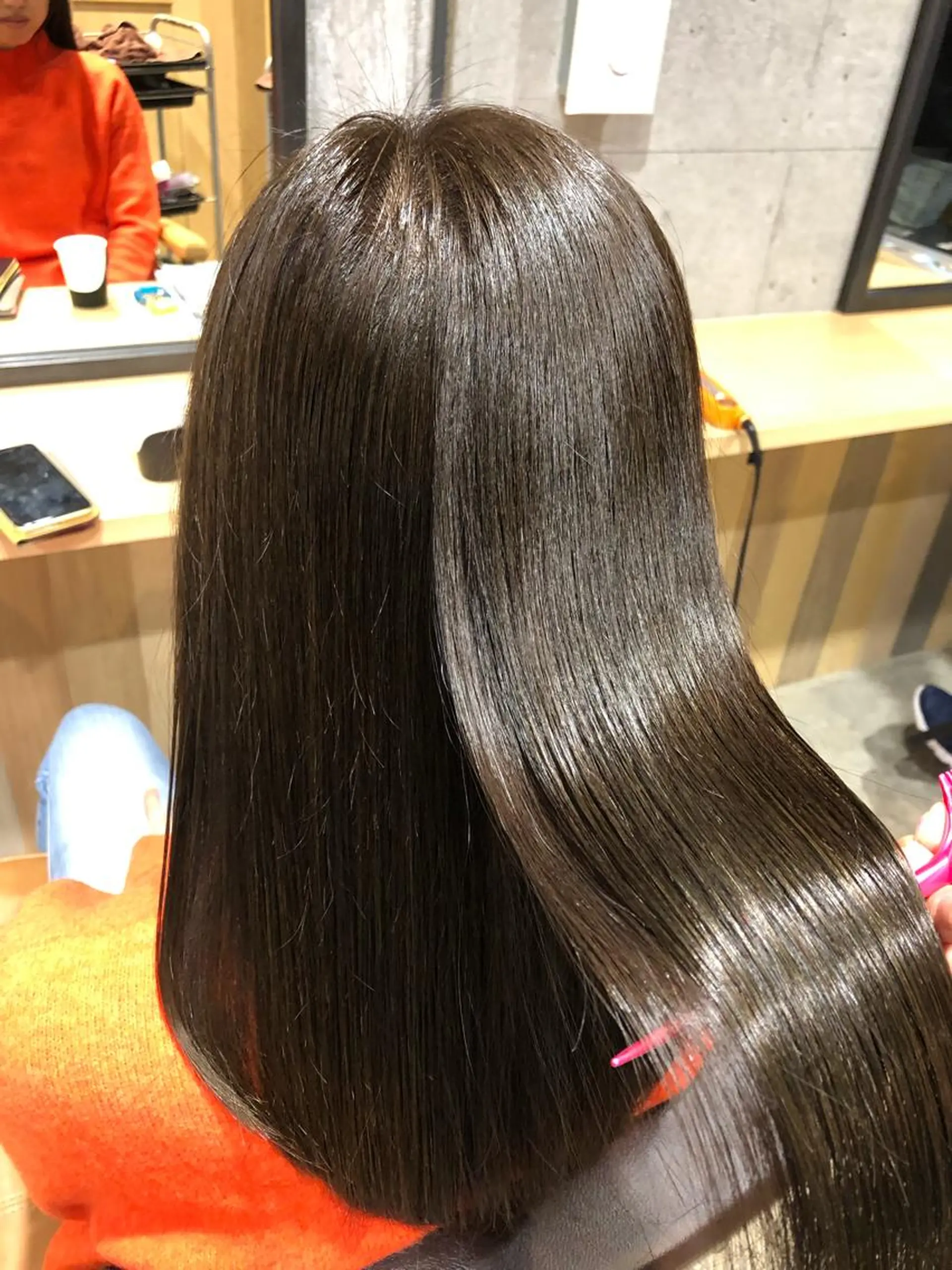 ミディアム カラー RAF TOKYO所属・小島 侑衣のヘアスタイル