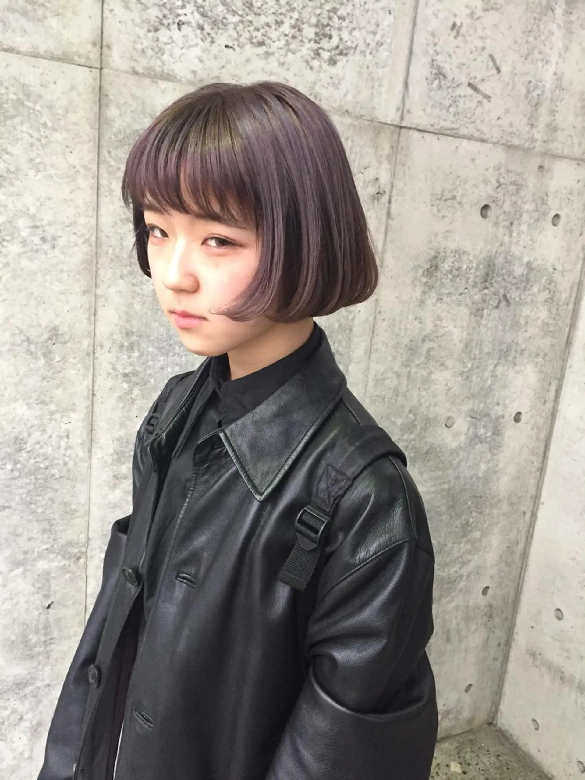 ショート カラー パープルカラー シルバー cachecache所属・及川 光のヘアスタイル