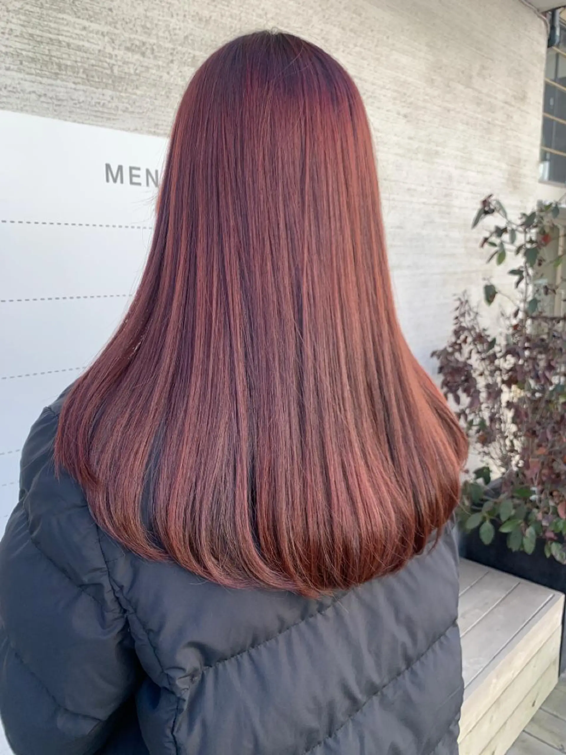 カラー ブリーチ ボルドーカラー ブリーチなしカラー RIO .のヘアスタイル