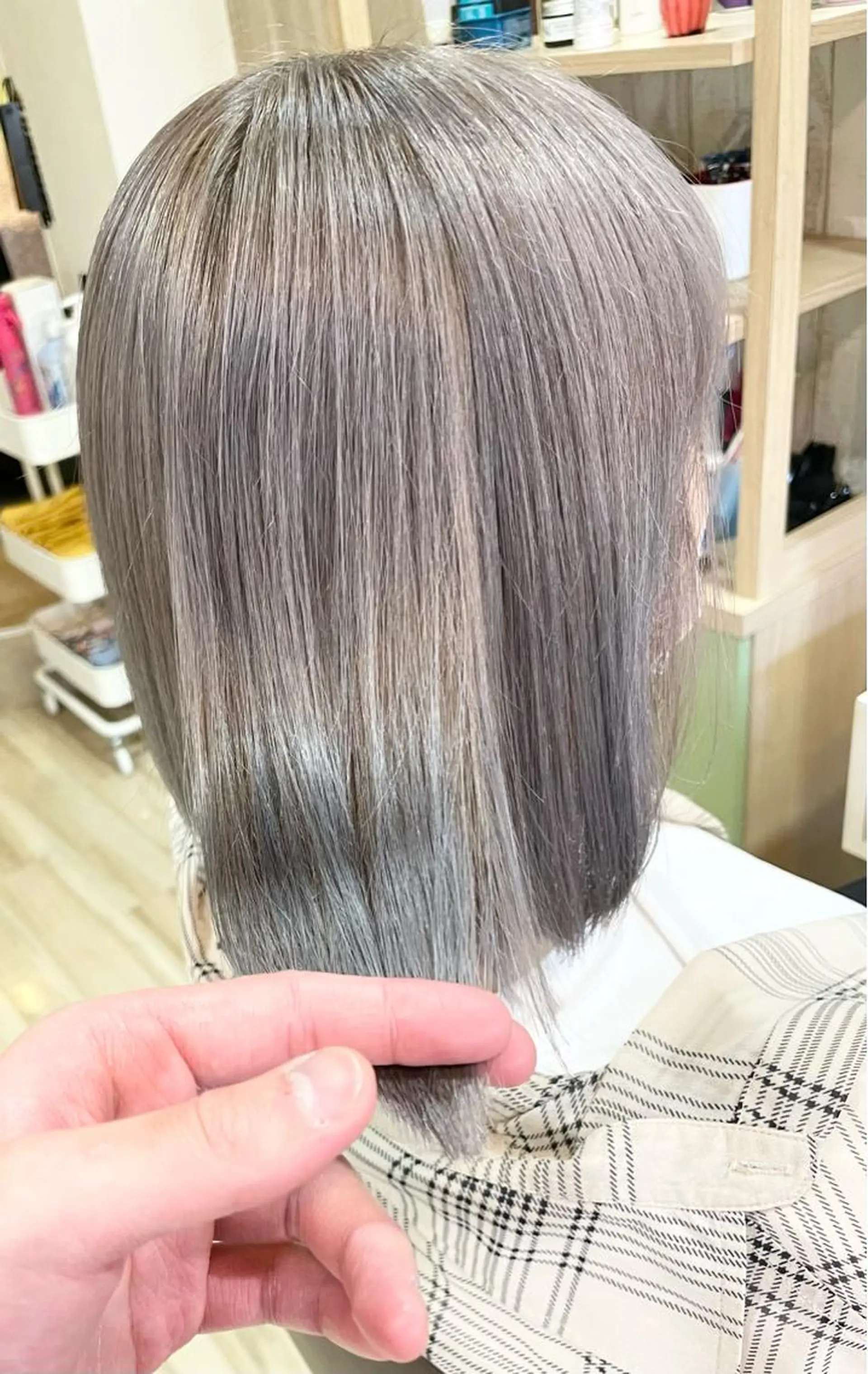 ミディアム カラー 🌈派手髪ハイトーン 🌈鈴木亮太🌈のヘアスタイル