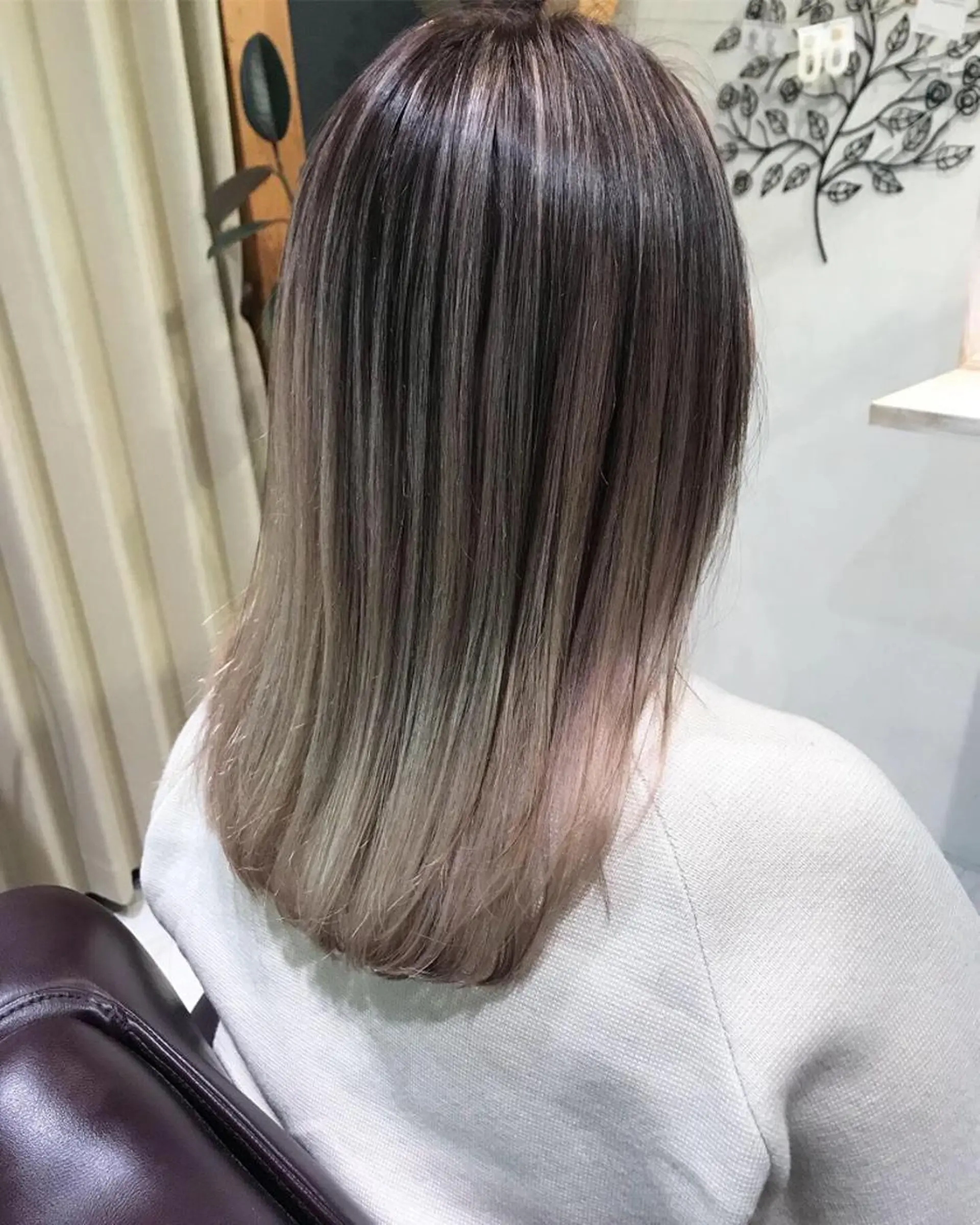 ロング カラー Lolonois梅田 スタッフのヘアスタイル