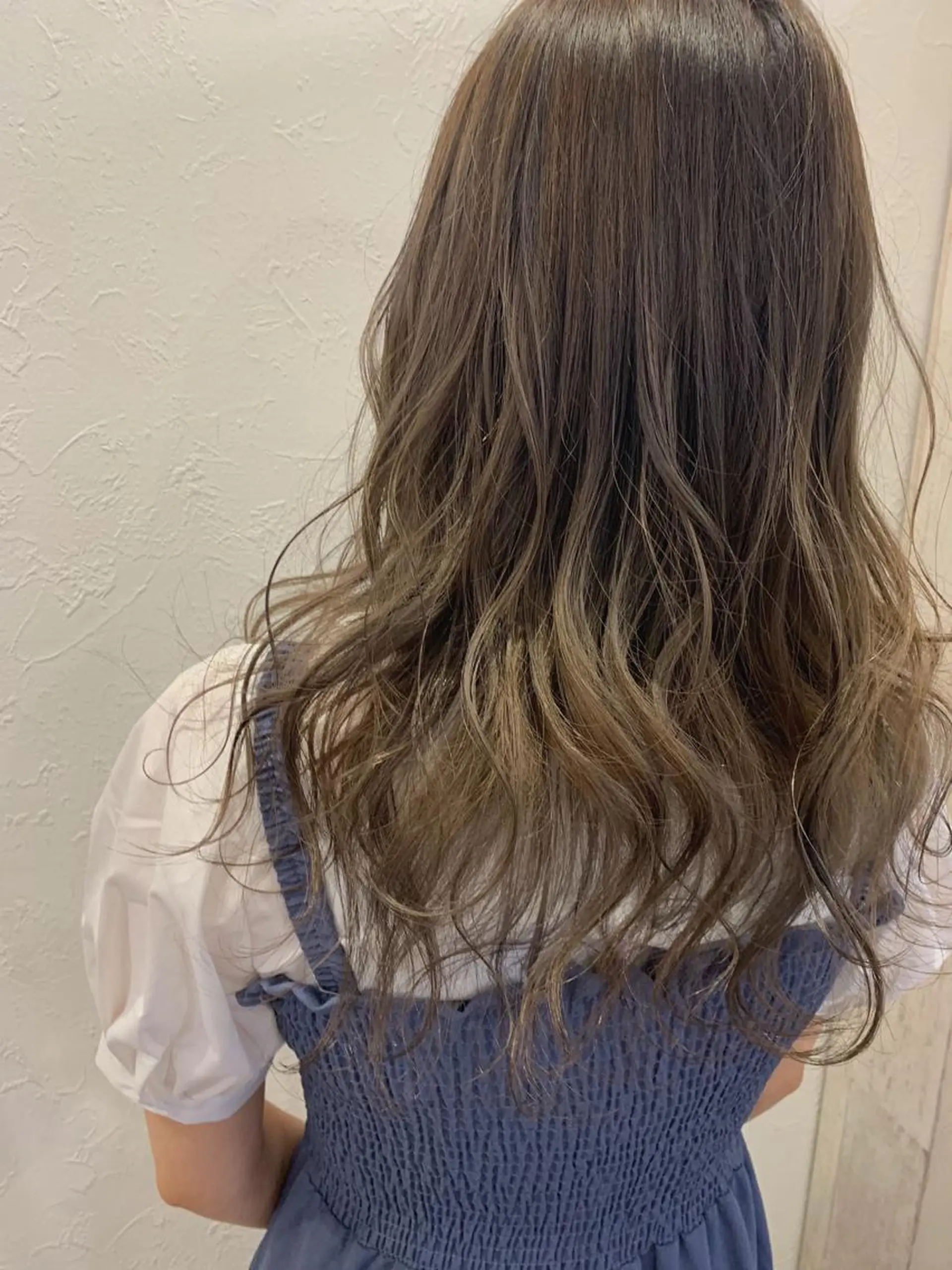 セミロング カラー ベージュカラー ブリーチ ヘアカラー m ā l o.🌷 サカモトマイコのヘアスタイル
