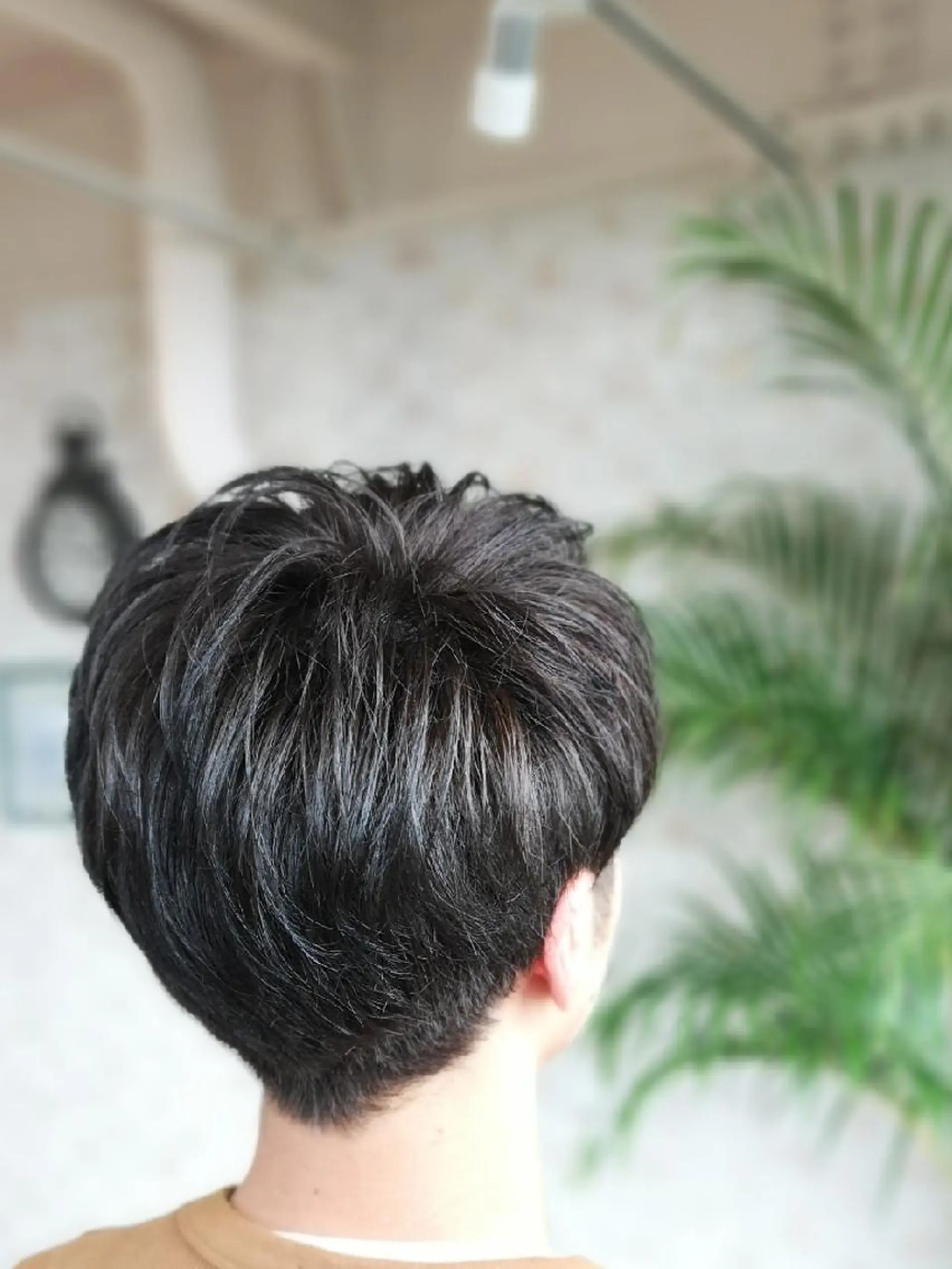 ショート カラー ブリーチ グレージュ ブリーチなしカラー Afinar　 tomoのヘアスタイル