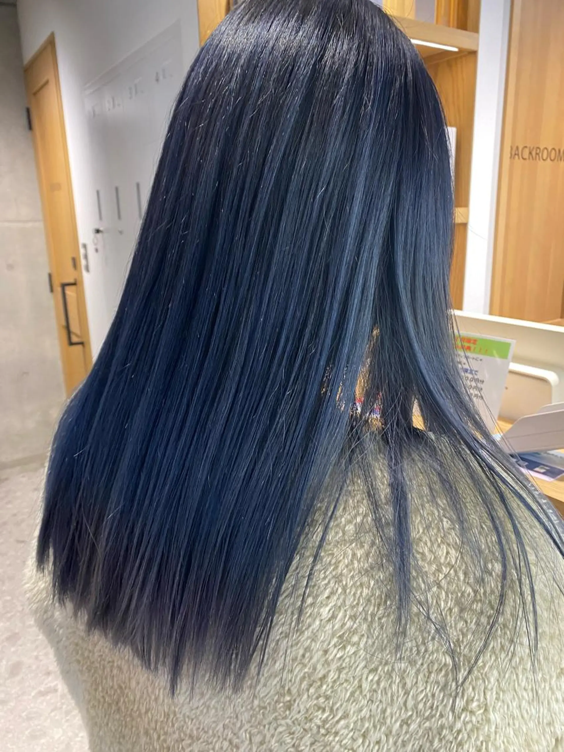 ロング カラー バレイヤージュ レイヤーカット Yahiko ハイトーンのヘアスタイル