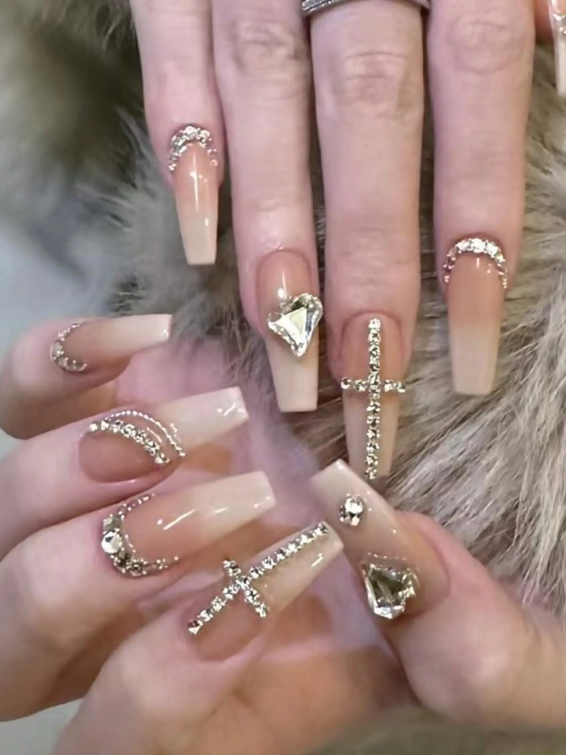 ネイル 💕チップネイル 🩷のネイルデザイン