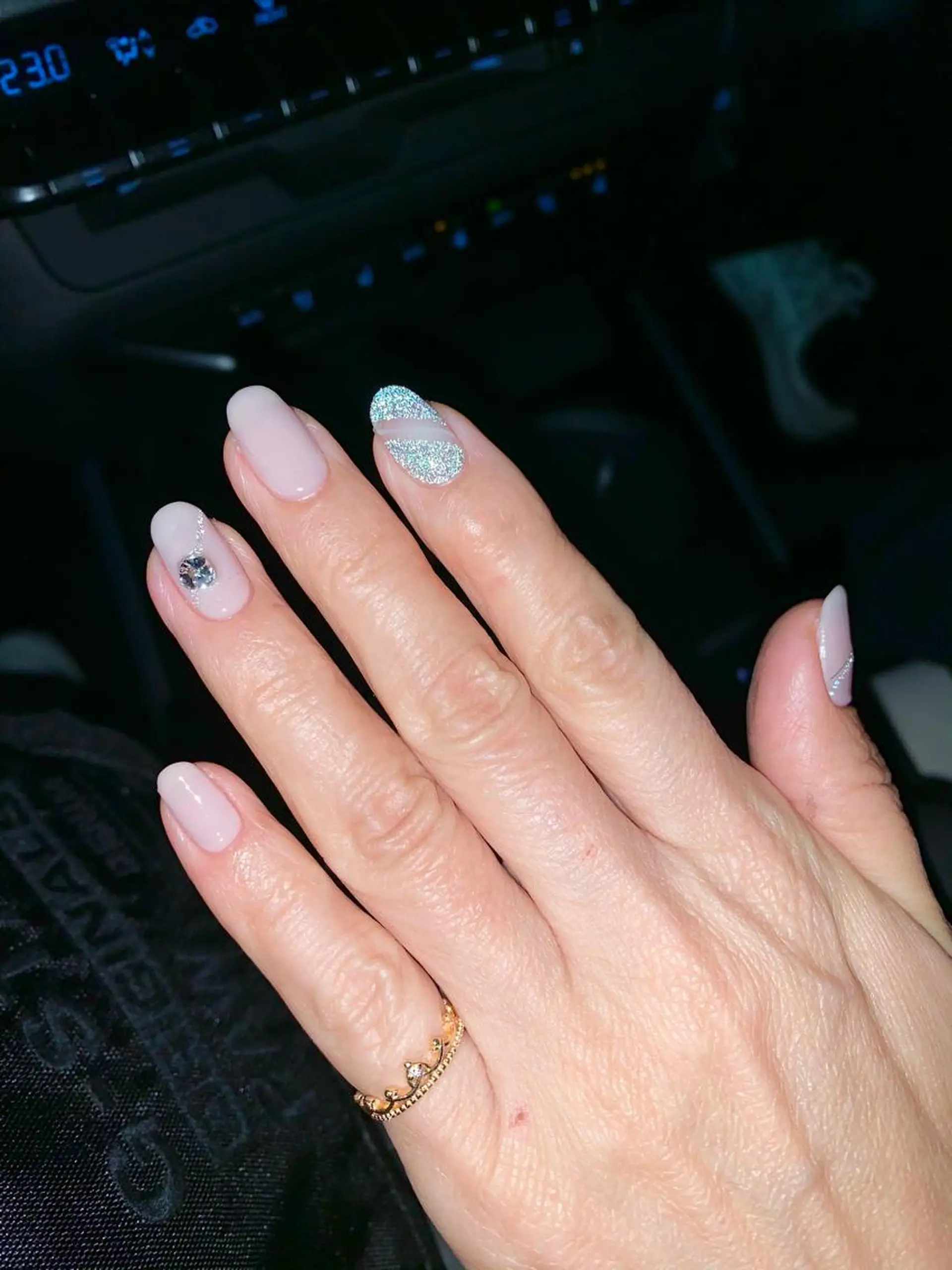 ネイル フラッシュネイル ストーンネイル ハンドネイル 手塚 里奈のネイルデザイン