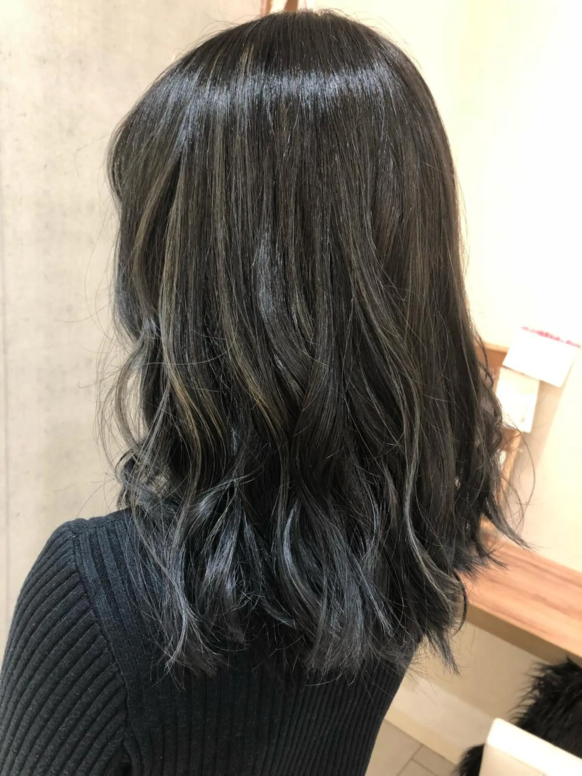 ミディアム カラー 樋渡 侑希のヘアスタイル