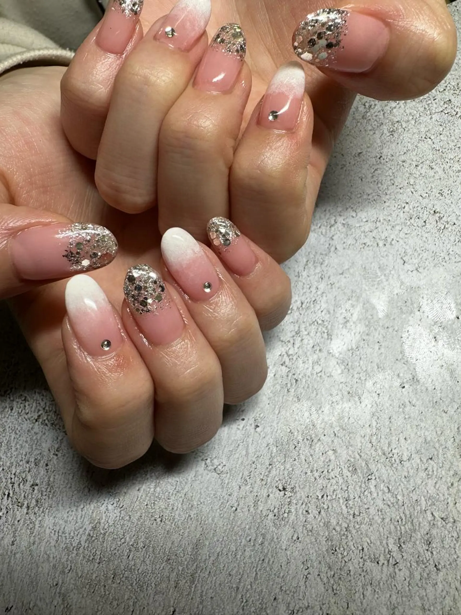 ネイル グラデーション ラメ(グリッター) ハンドネイル MELLMODE所属・Nakano Kanaのネイルデザイン