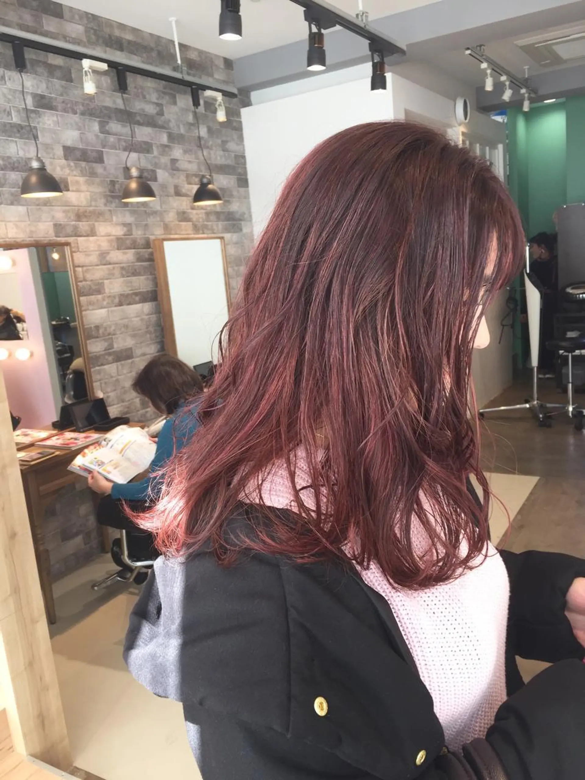 セミロング カット パーマ トリートメント 所渉/韓国レイヤー /ウルフカットのヘアスタイル