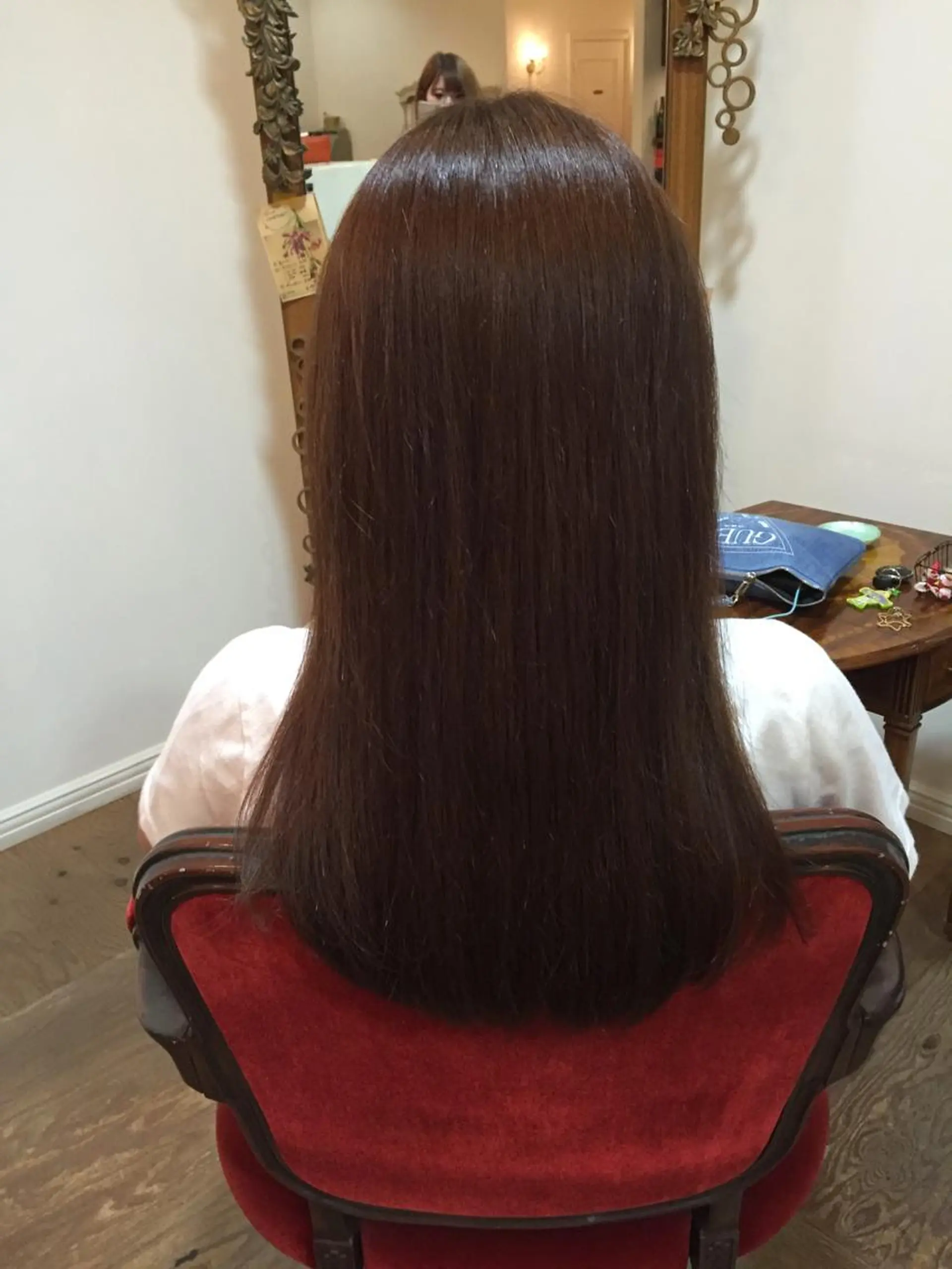 ロング カラー アッシュ ベージュカラー 三好 美里のヘアスタイル