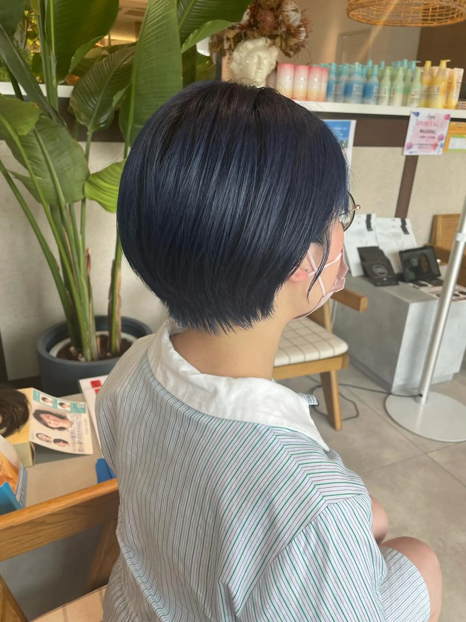 ショート カラー 丸みショート ブルーカラー ショートヘア ヘアカラー 高木 櫻のヘアスタイル