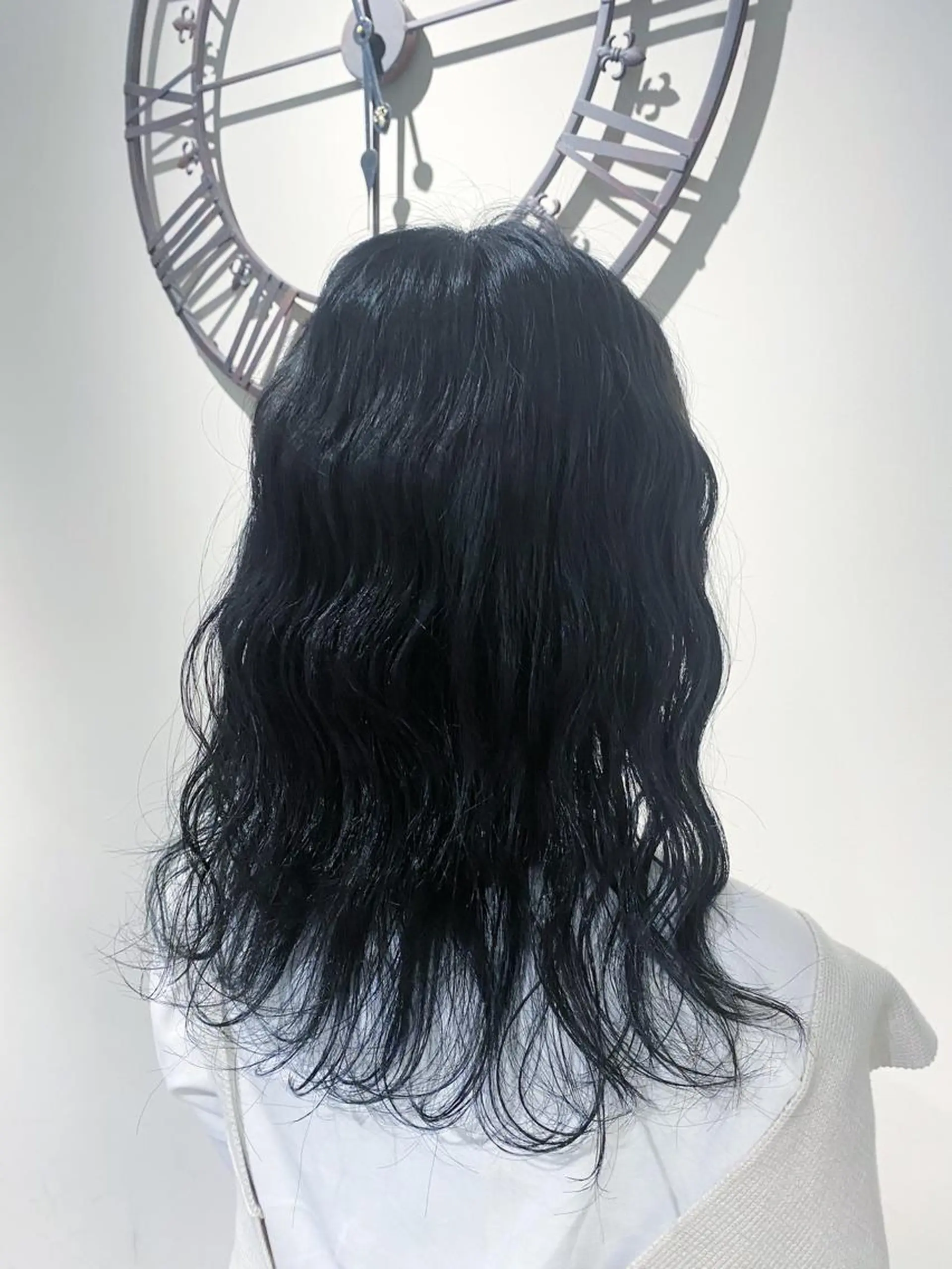 セミロング カラー 黒髪 ブルーカラー ヘアカラー 川越 輝梨奈のヘアスタイル