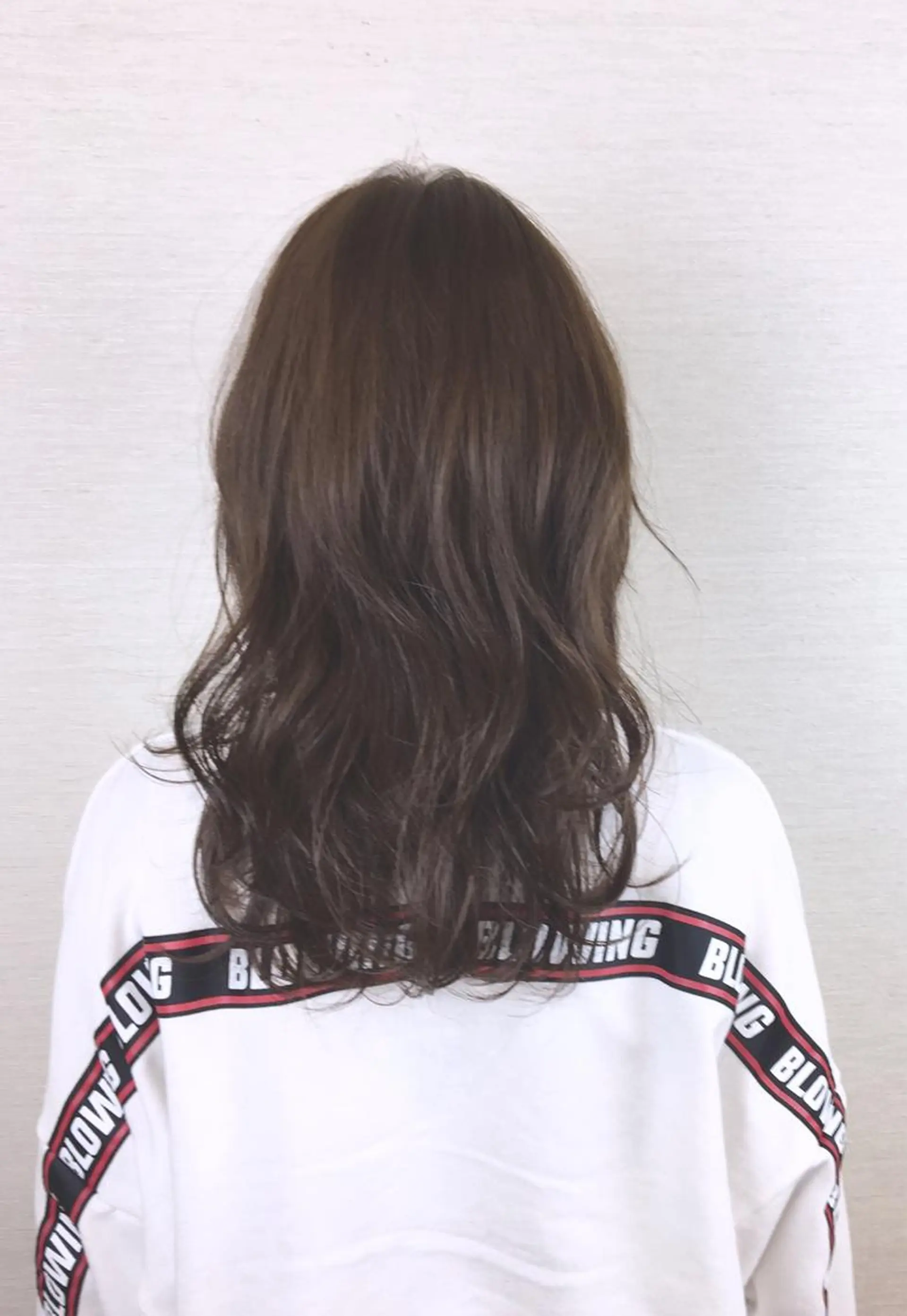 ミディアム ブリーチなしダブル/ レイヤーカット 小棹のヘアスタイル