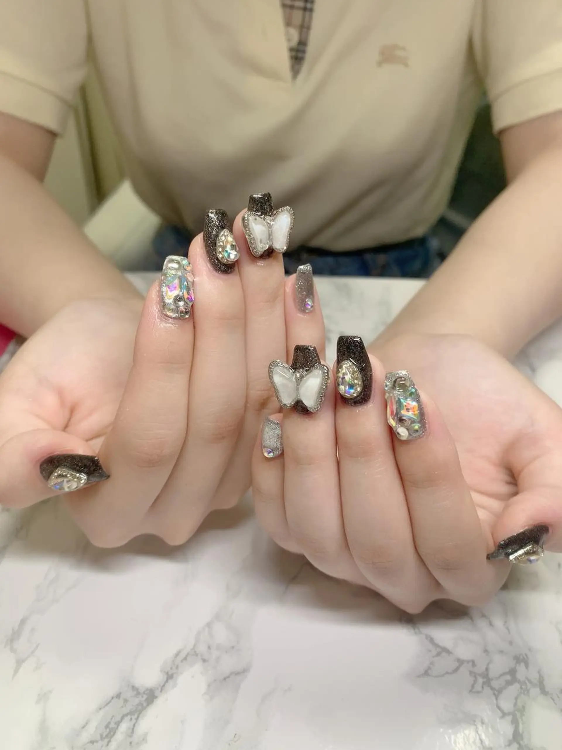 ネイル はな💎ネイル ワンホン、長さ出しのネイルデザイン