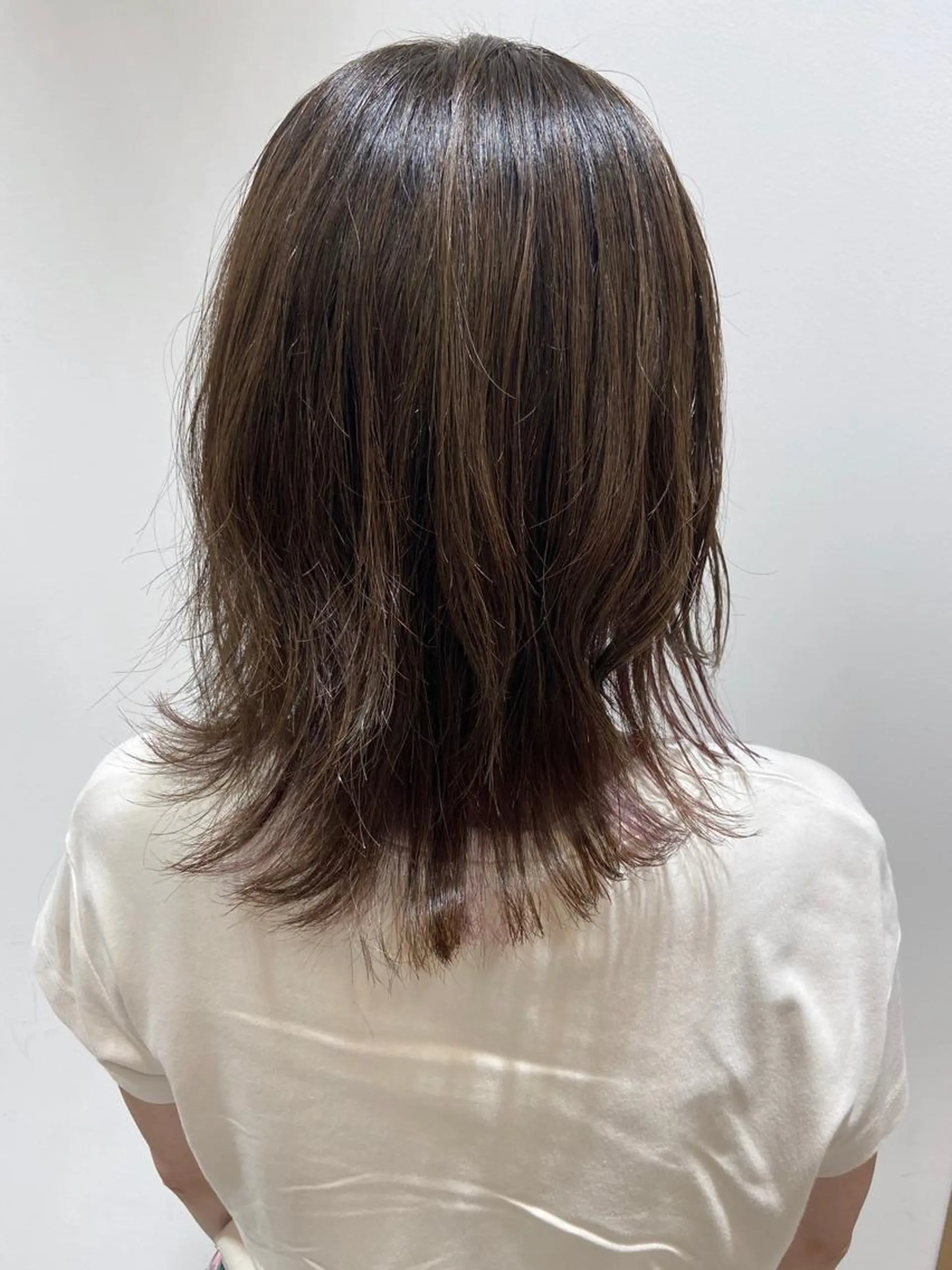 ミディアム カラー ヘアカラー 🐺ウルフ/レイヤー 似合わせ‎🤍沙羅のヘアスタイル