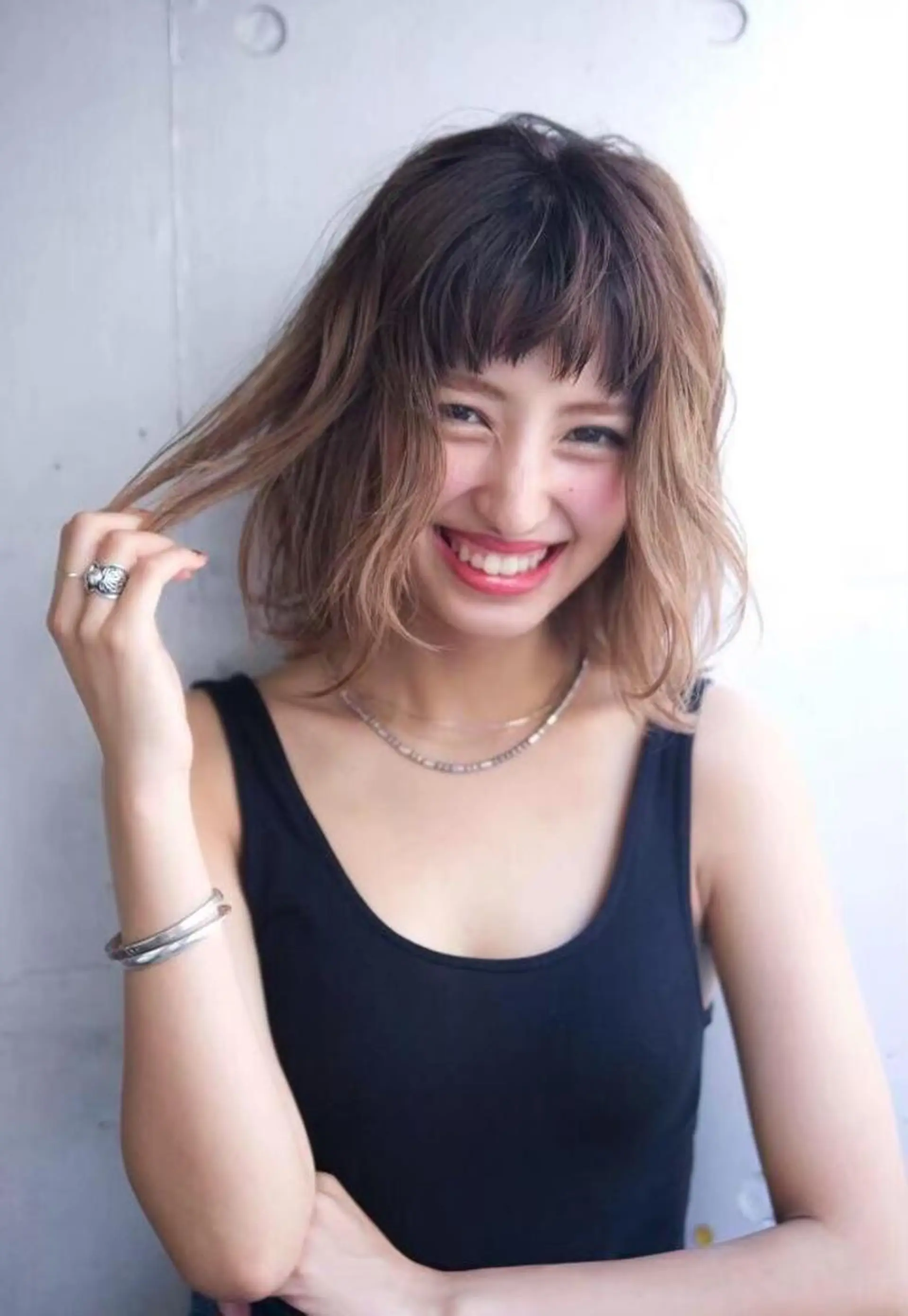 ミディアム ボブ MUSASHI ブリーチカラー◎のヘアスタイル