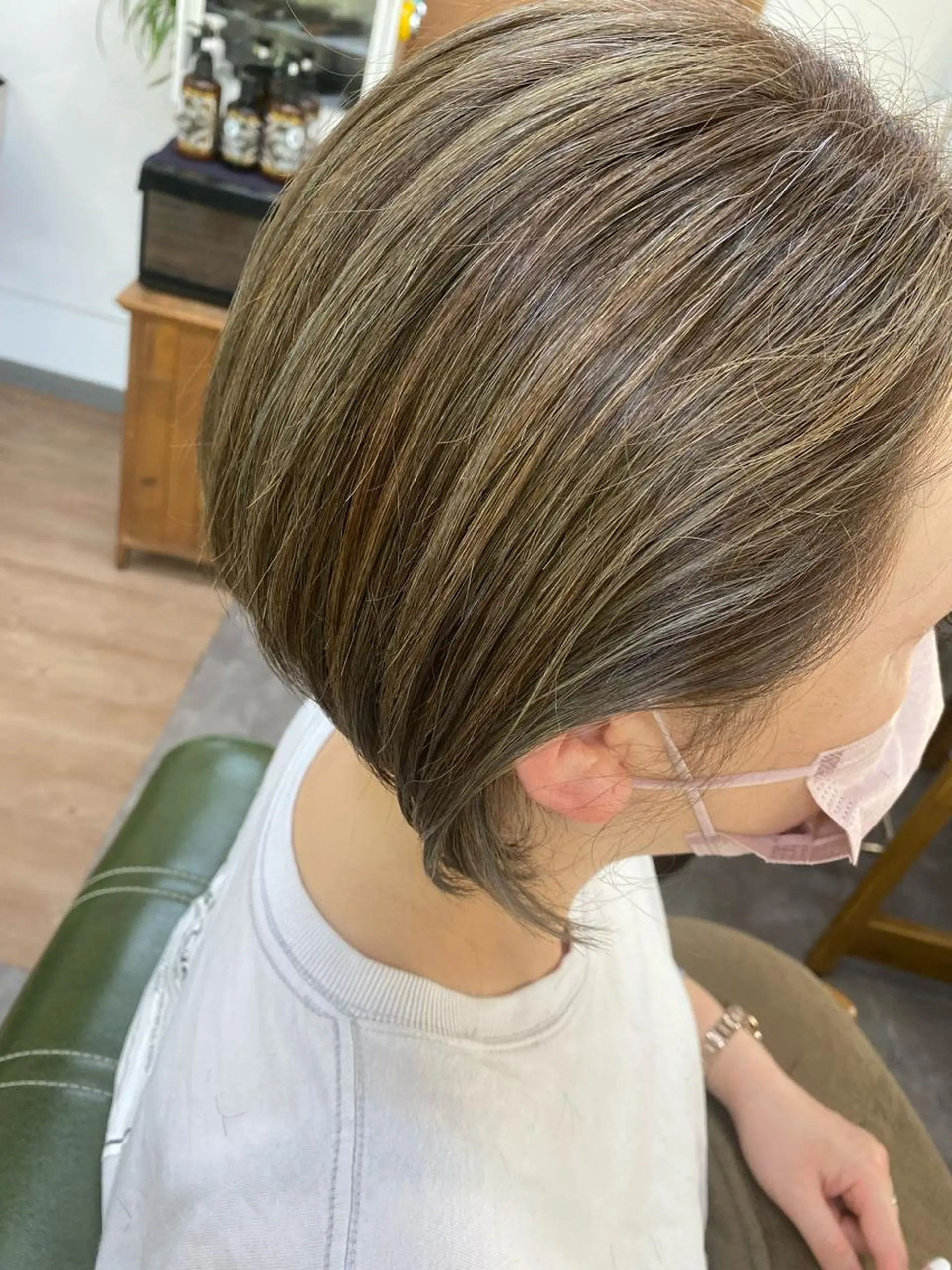 ショート カラー ショートボブ ハイライトカラー ボブ ハイライト ショートヘア カット ヘアカラー トリートメント 永沼 真依のヘアスタイル