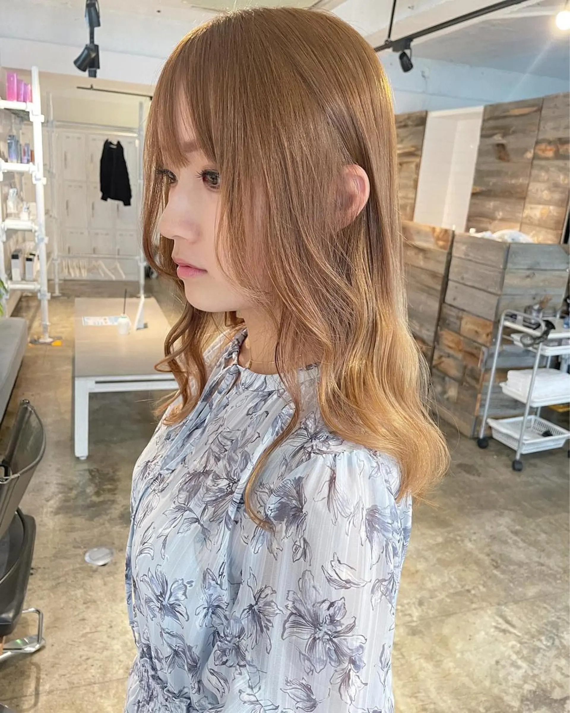 ロング カラー ベージュカラー グラデーションカラー ヘアカラー トリートメント ハイトーン/レイヤー /ケアブリーチ石川治のヘアスタイル