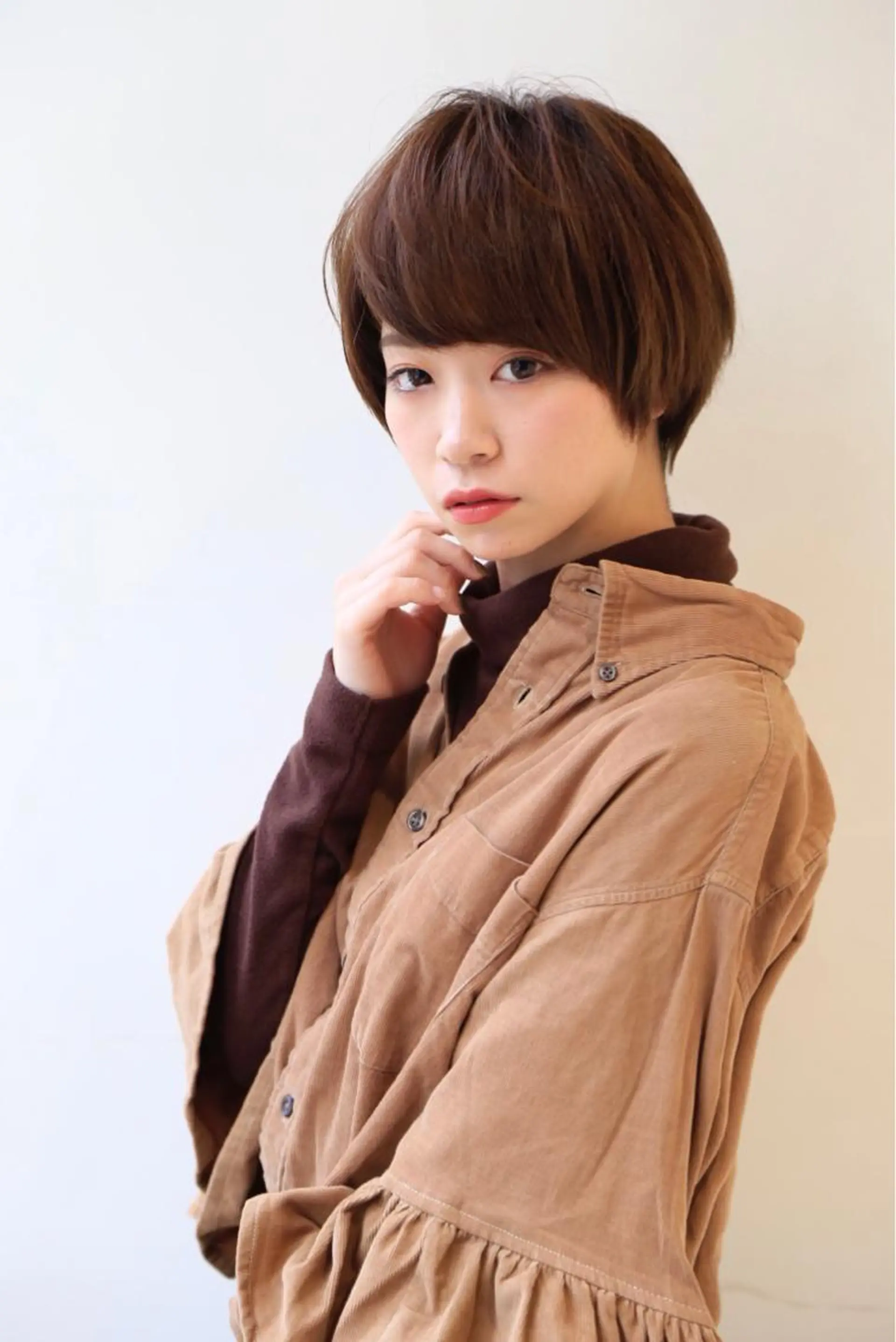 ショート esse大阪茶屋町店所属・レイヤーカット 新井田陽寿のヘアスタイル