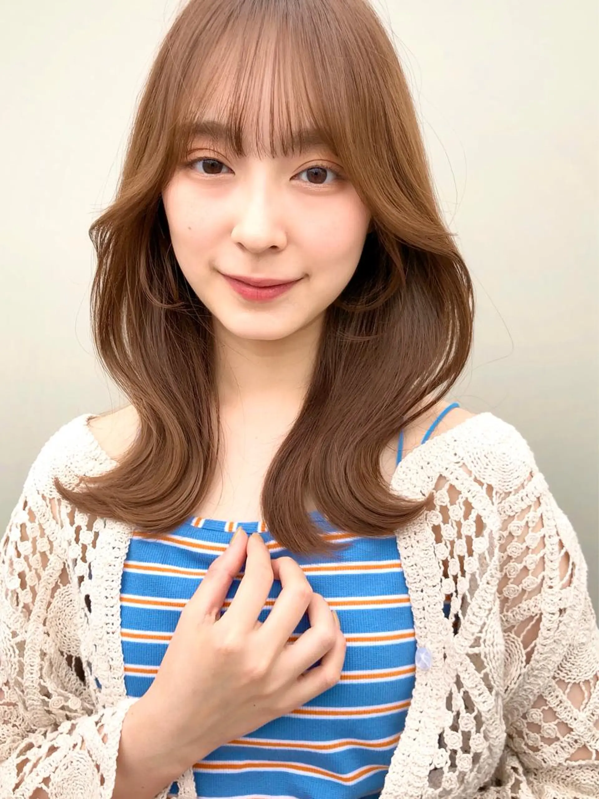 セミロング カラー くびれヘア 韓国風ヘア カット ヘアカラー トリートメント トレンドヘア🌿 chinariのヘアスタイル