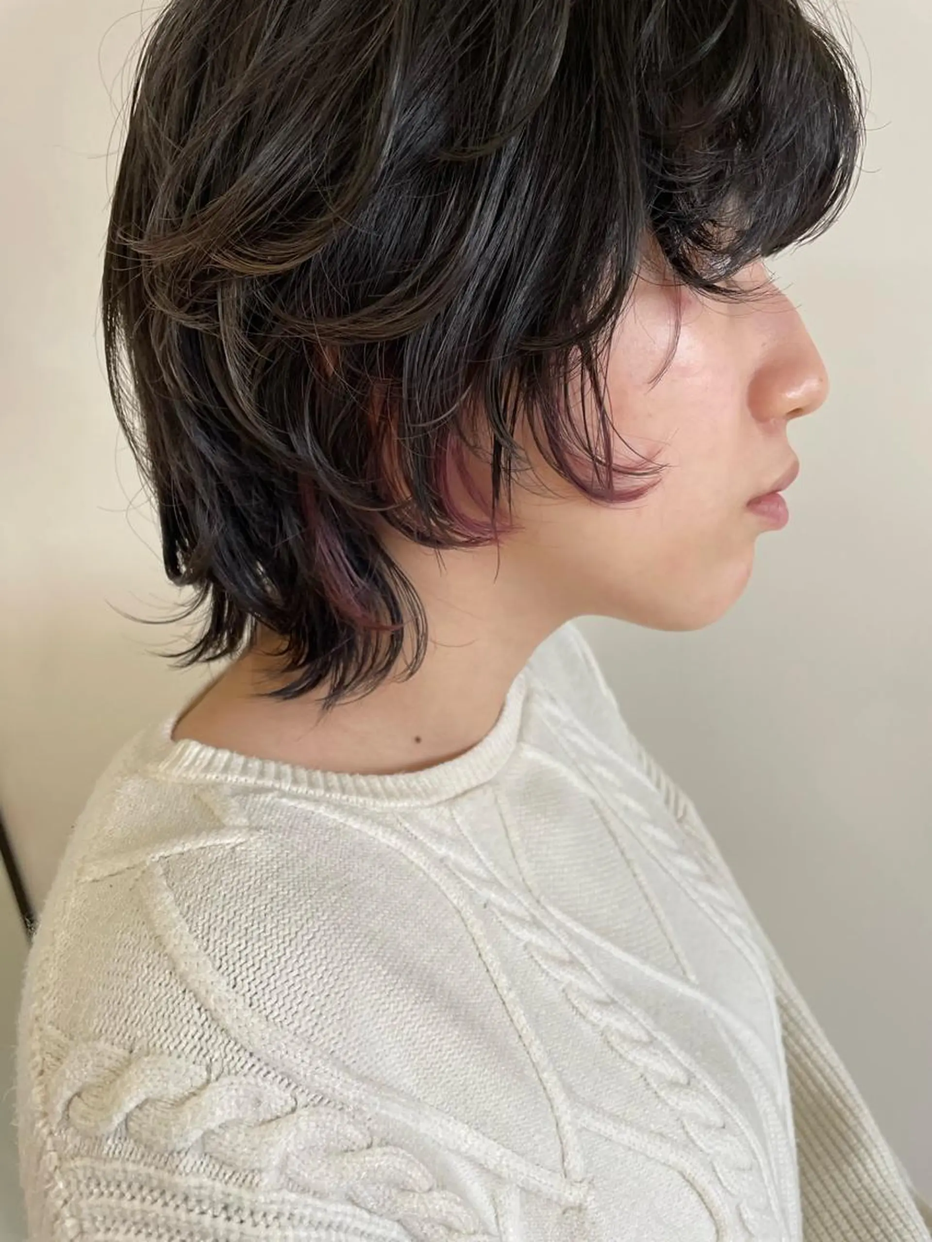ミディアム カラー イヤリングカラー ウルフカット カット ヘアカラー ヤマモト マイのヘアスタイル
