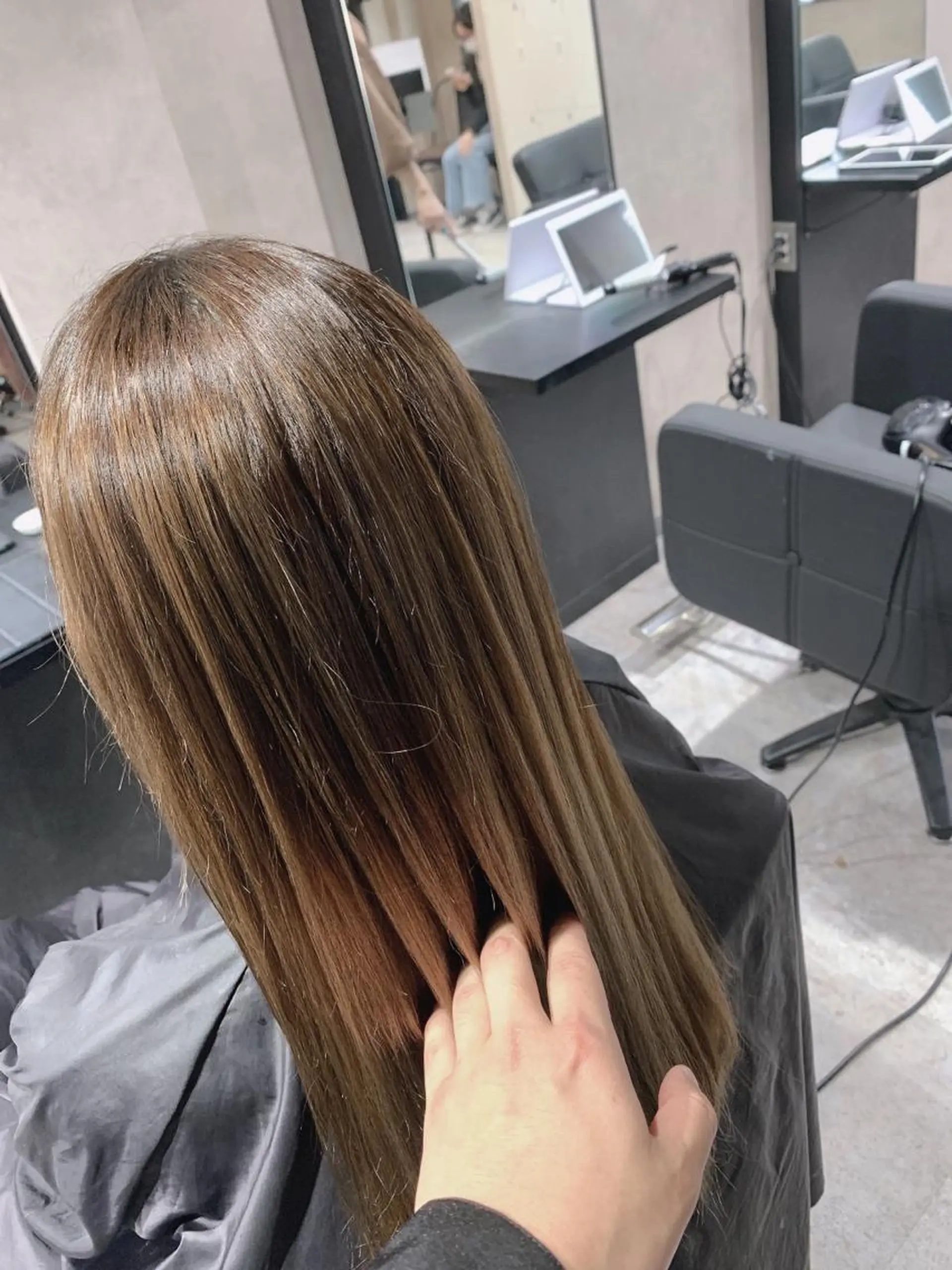ロング カラー バレイヤージュ レイヤーカット 宗近 拓磨のヘアスタイル