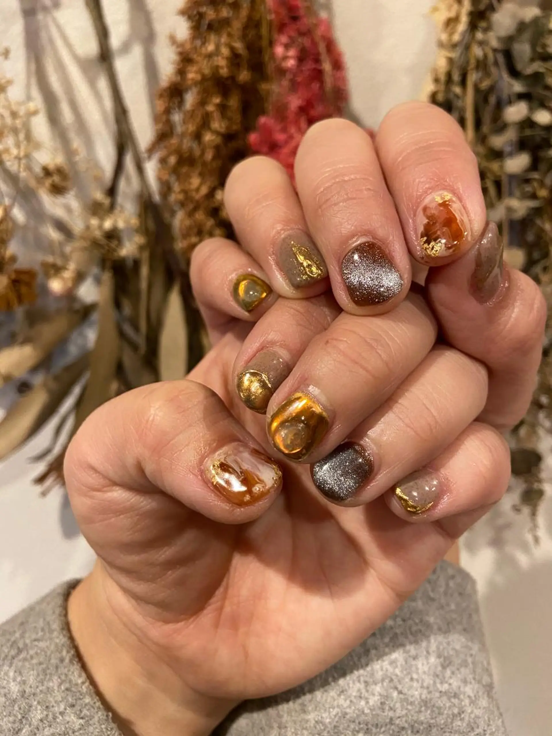 ネイル ミラーネイル ニュアンスネイル ショートネイル 冬ネイル . unffのネイルデザイン