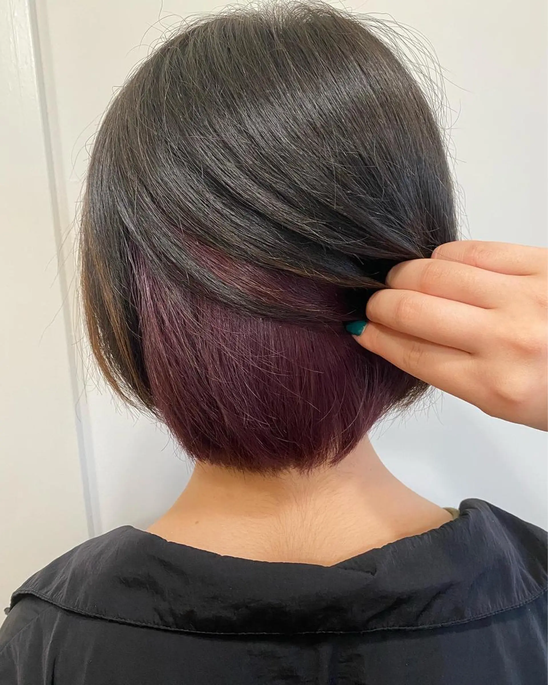 ショート カラー ブリーチ カット ヘアカラー トリートメント 長芝 遥香のヘアスタイル