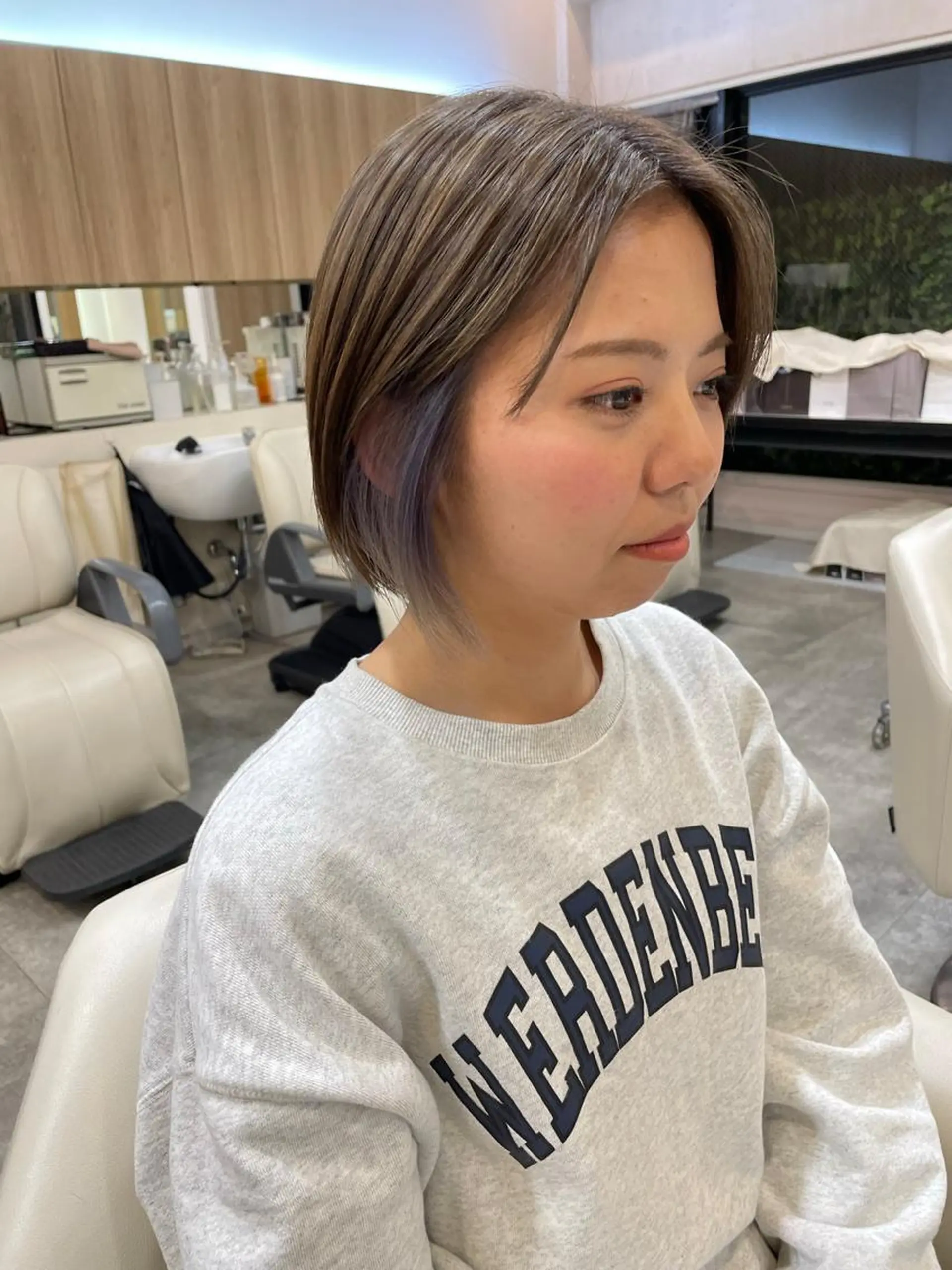 ショート カラー ベージュカラー ブルーカラー ブルーラベンダー ラベンダーカラー ミルクティーベージュ 杉崎 朝佳のヘアスタイル