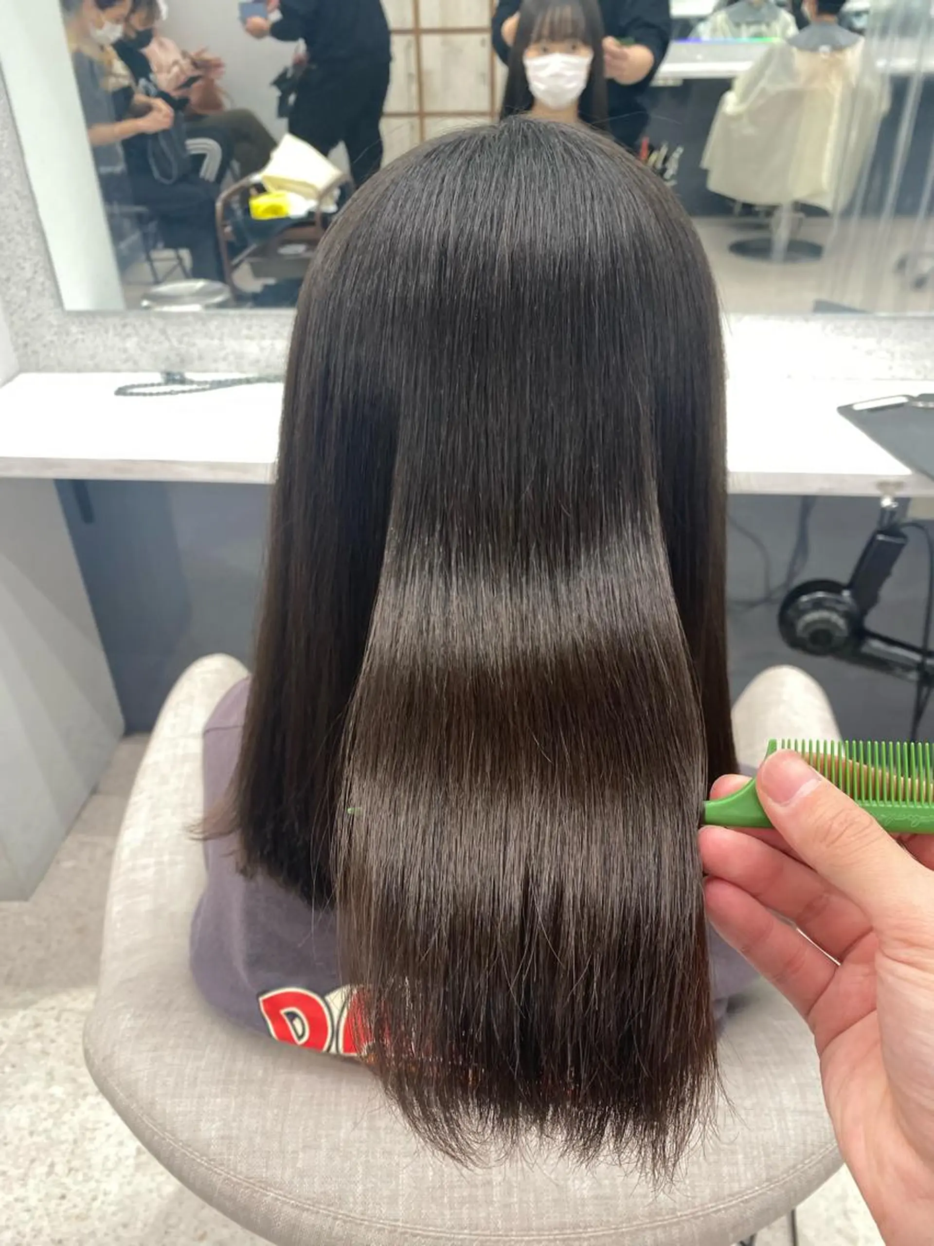 ミディアム ヘアカラー 縮毛矯正 京都レイヤーカット/ 縮毛矯正/羽柴りくのヘアスタイル