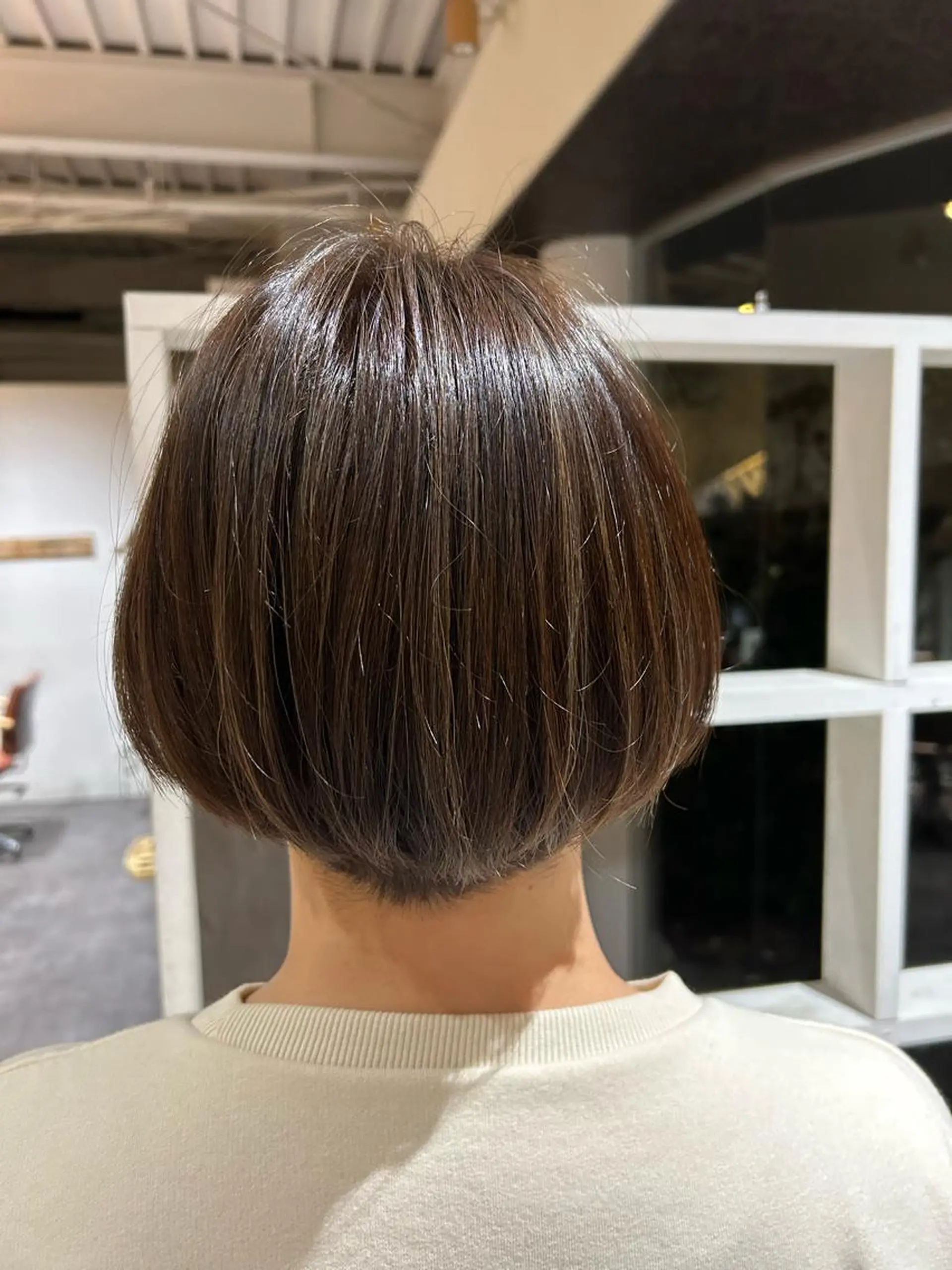 ショート カラー ハイライトカラー ハイライト 佐伯 真奈のヘアスタイル