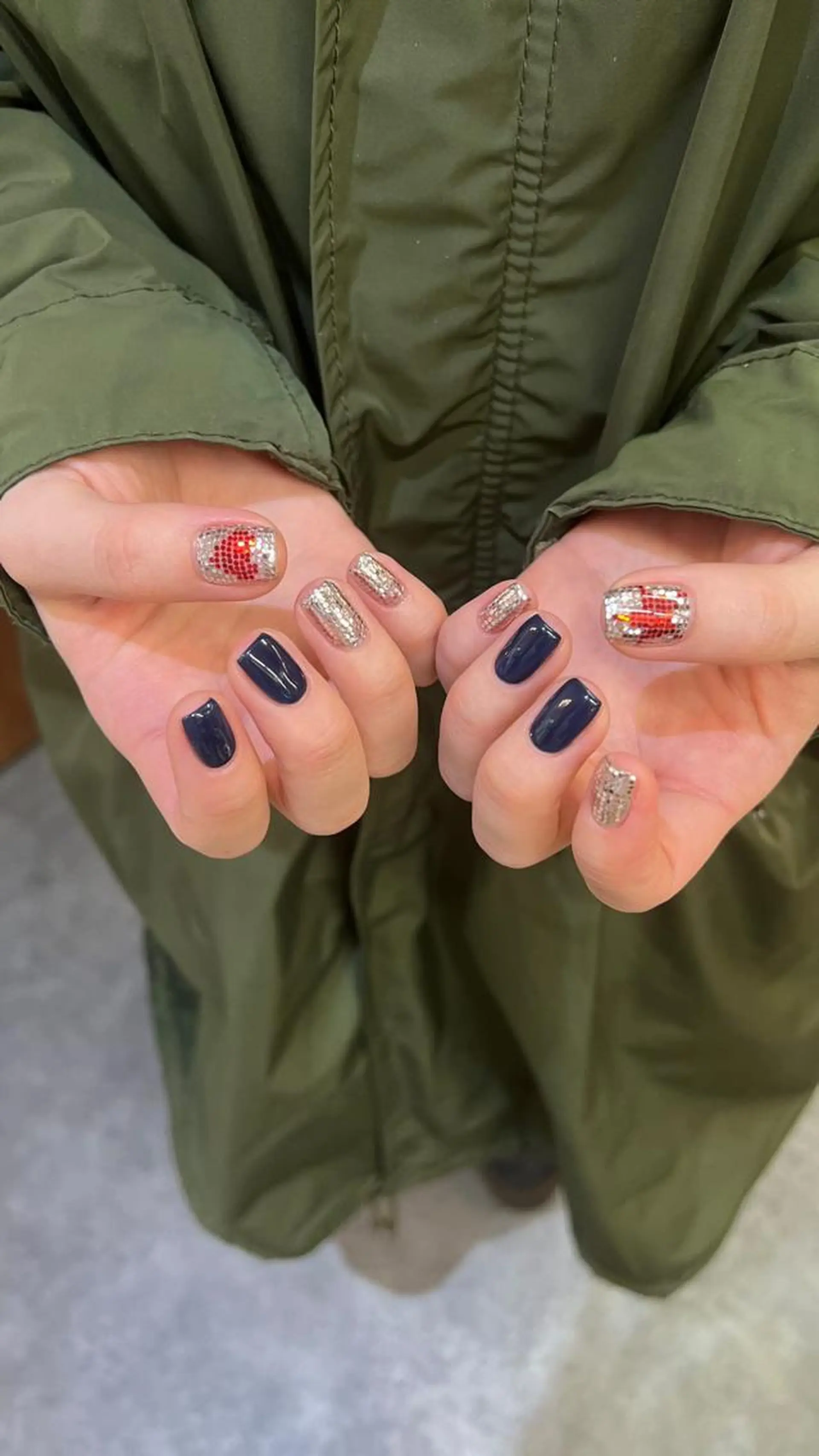 ネイル ホログラムネイル ボブ ブリーチ/miinaのヘアスタイル