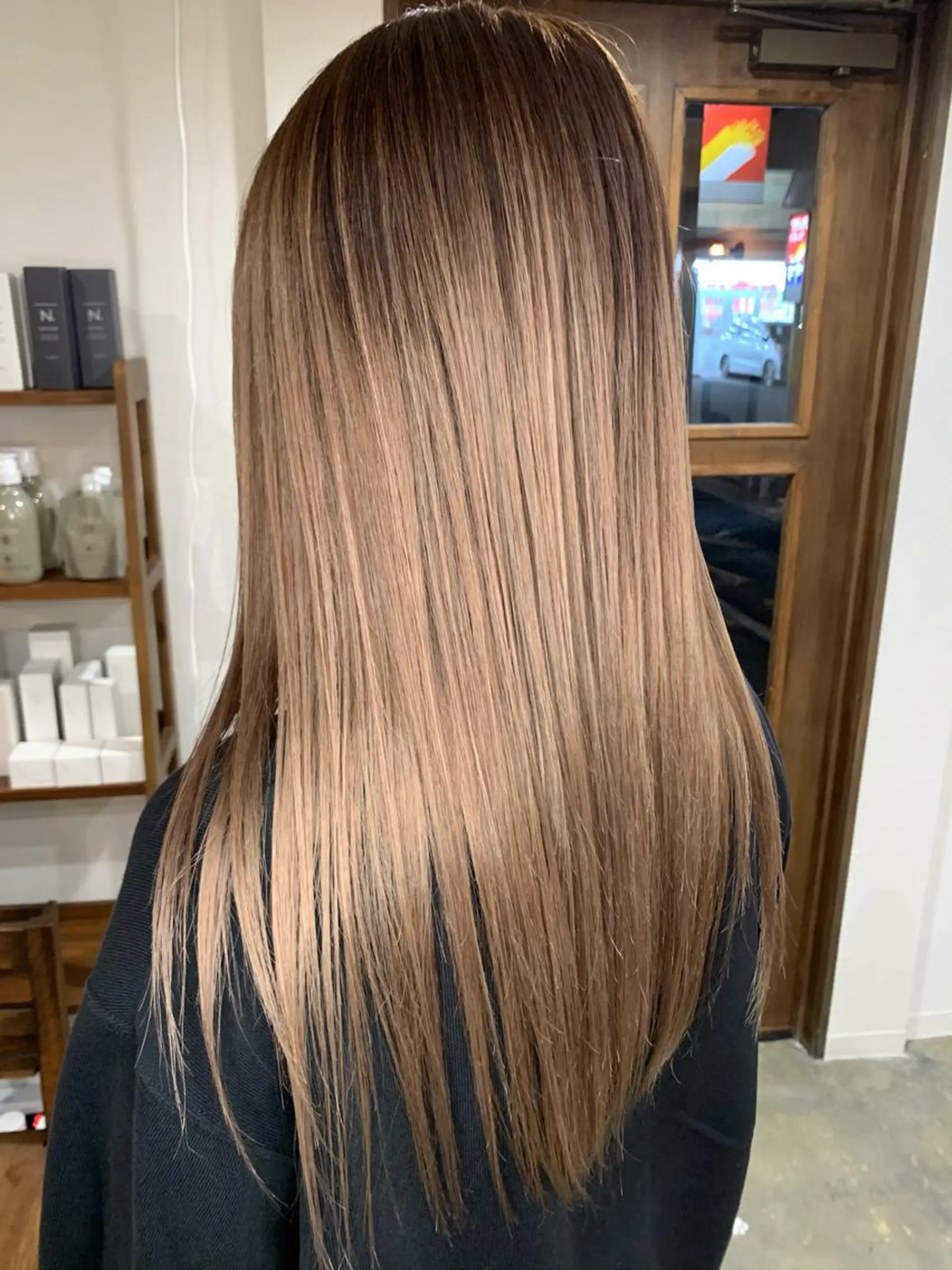 セミロング カット ヘアカラー トリートメント Welila by haku所属・Yuuki ウェリラバイハクのヘアスタイル