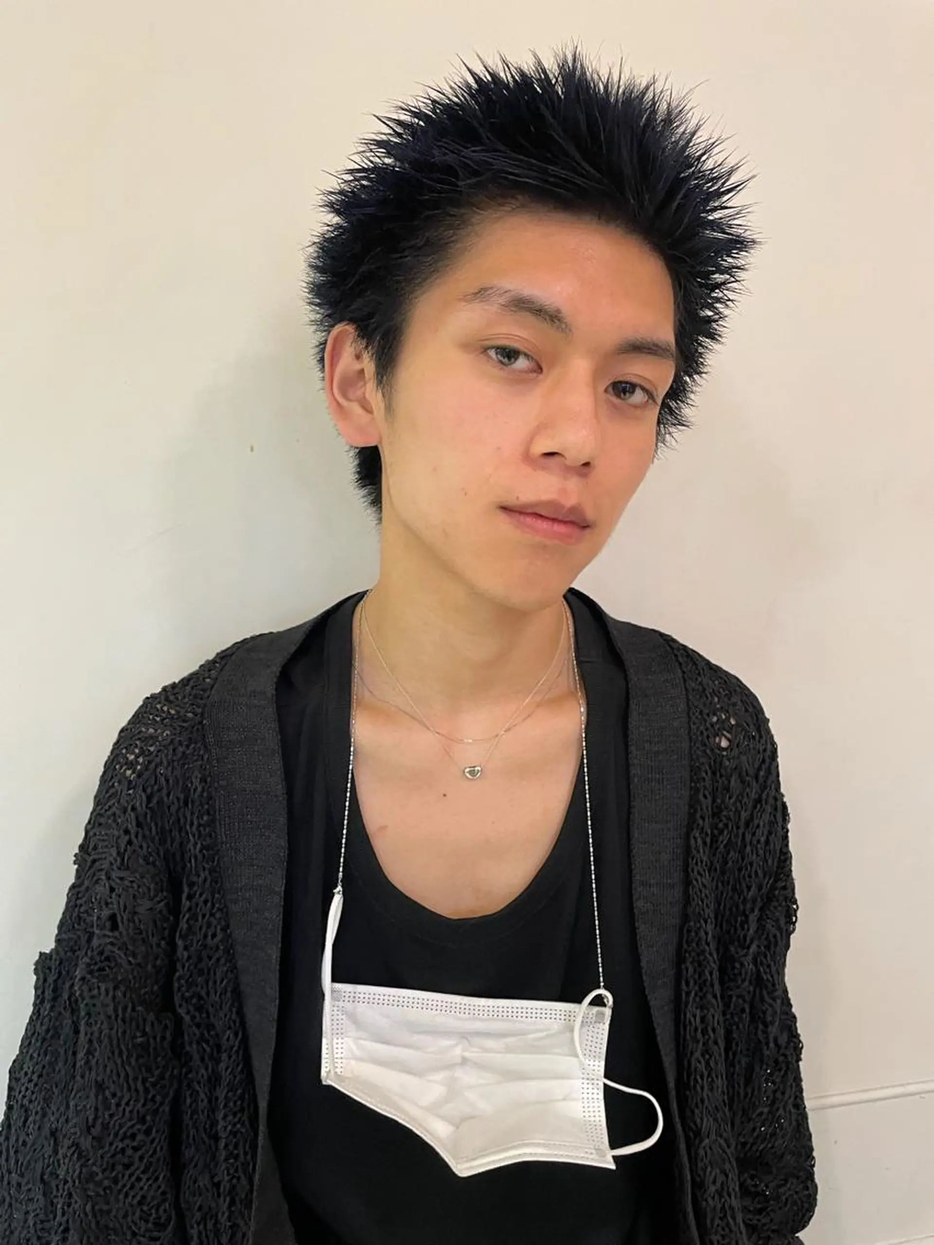 カラー メンズ 黒髪 ブルーカラー アオキ リノのヘアスタイル