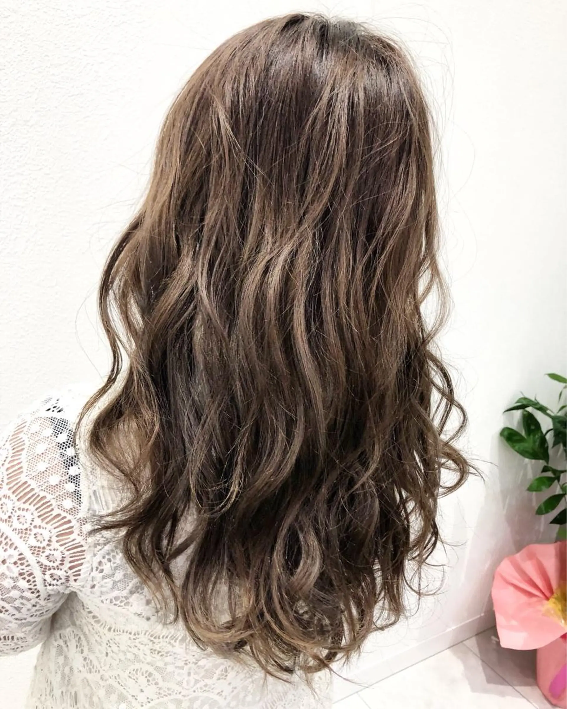 ロング 岸 保奈美のヘアスタイル