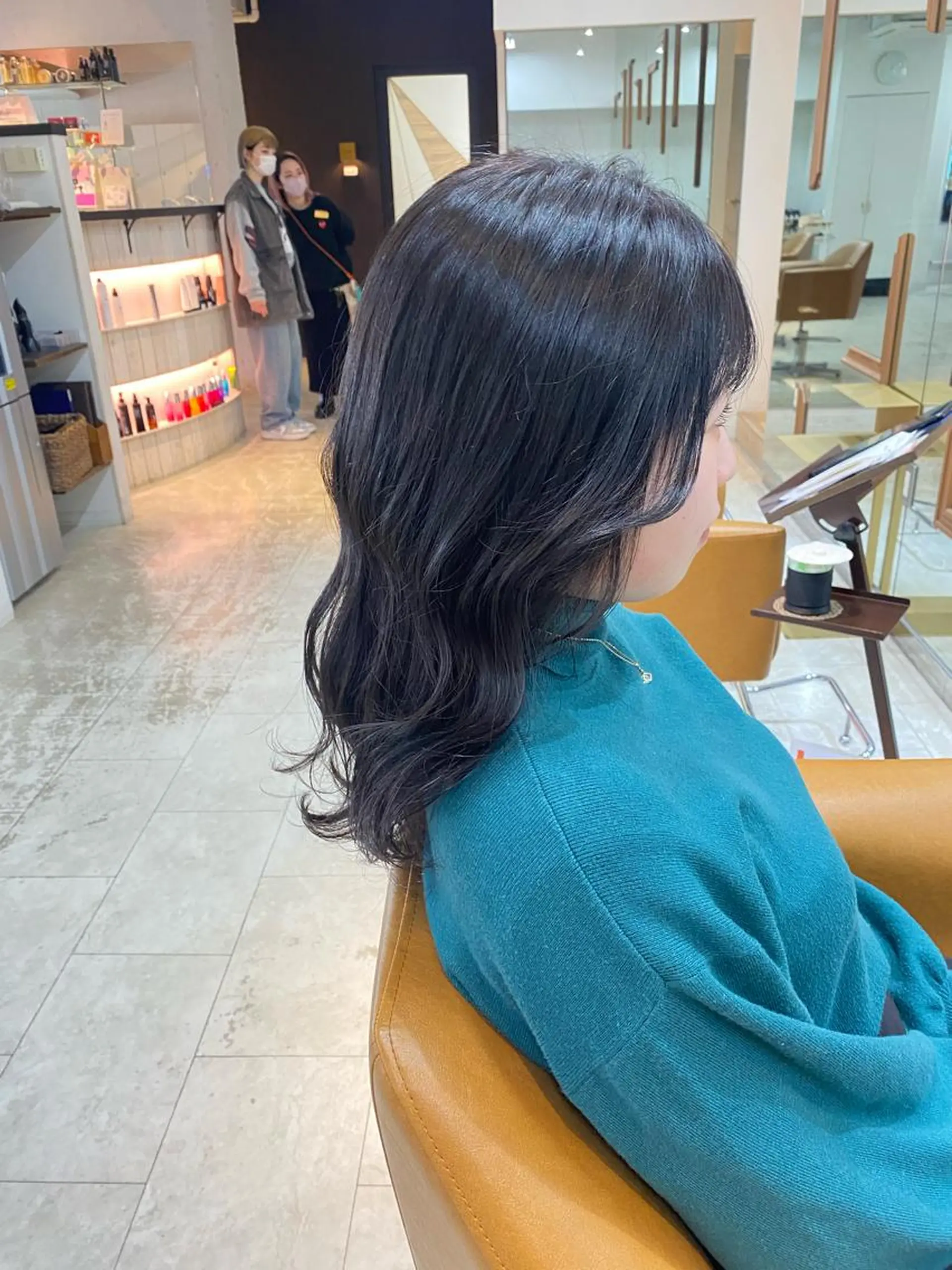 ミディアム 中元 美月のヘアスタイル