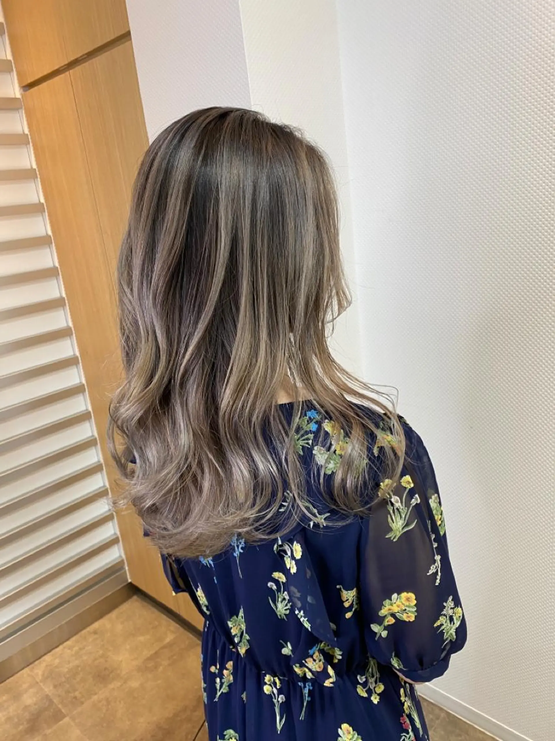 セミロング 髪質改善/ ブリーチ/中尾のヘアスタイル