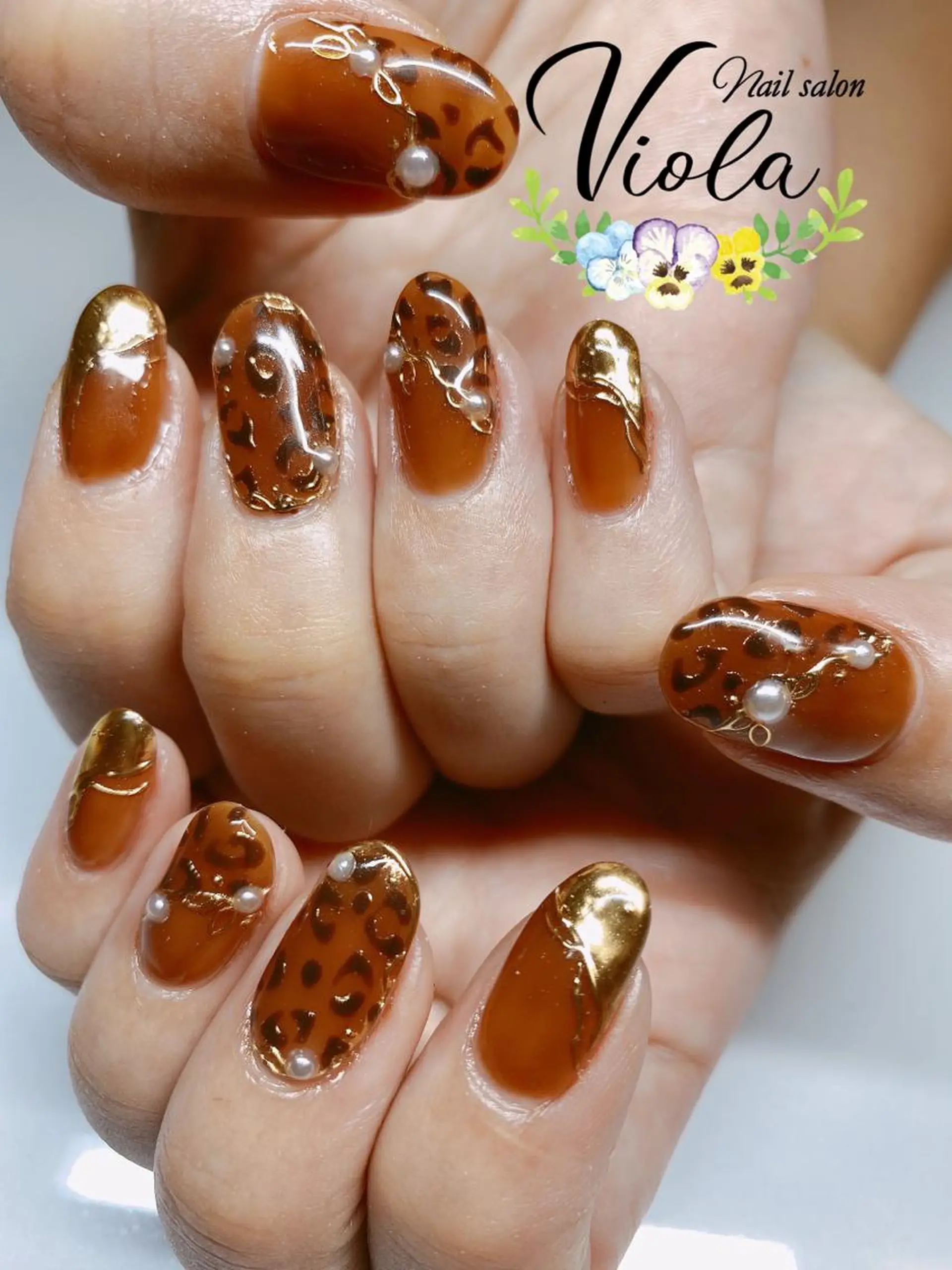 ネイル ブラウン ミラーネイル ハンドネイル Nailsalon Viola所属・ネイルサロン Violaのネイルデザイン