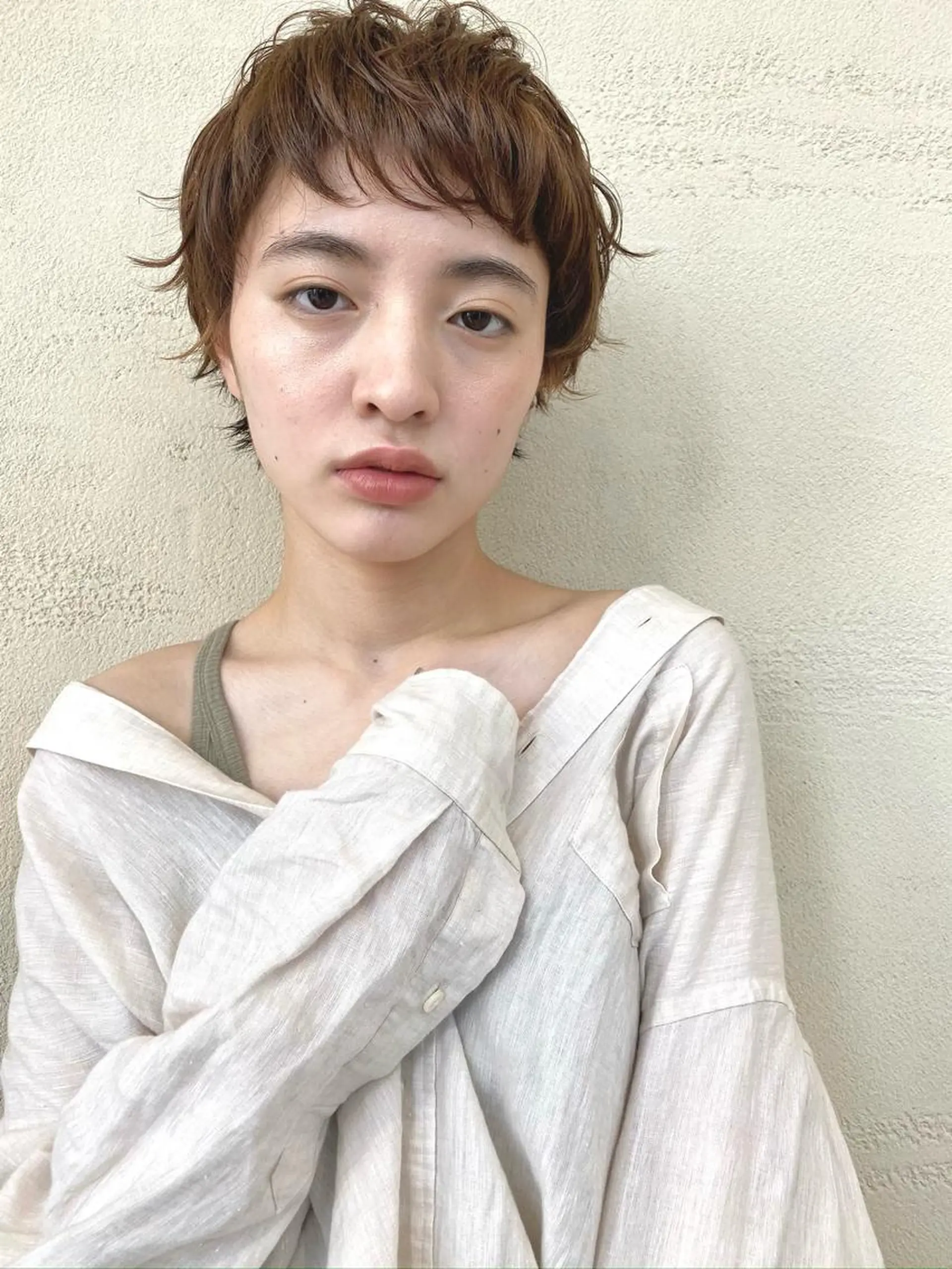 ショート カラー パーマ くせ毛 AND THE BRICKS所属・AND THE BRICKS北川珠紀の眉毛・アイブロウイメージ