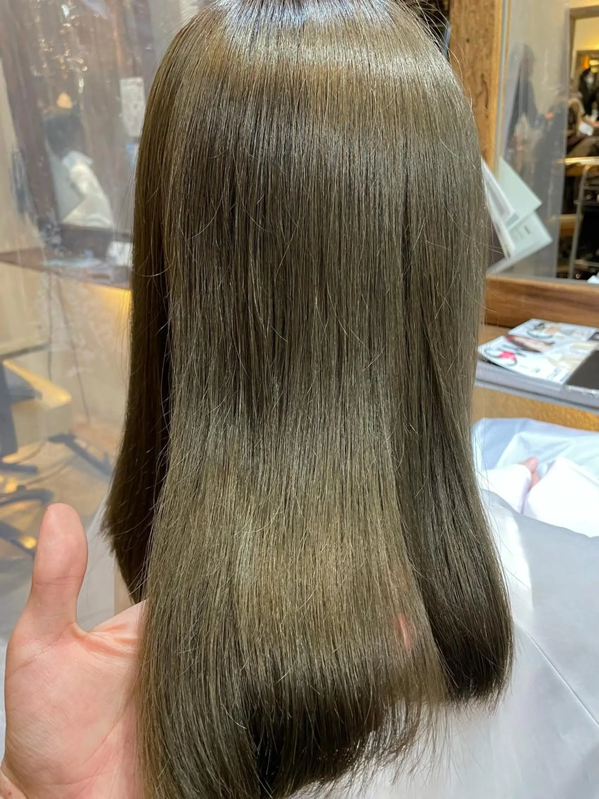 カラー カット ヘアカラー トリートメント putri 副店長 岸本　拓真のヘアスタイル