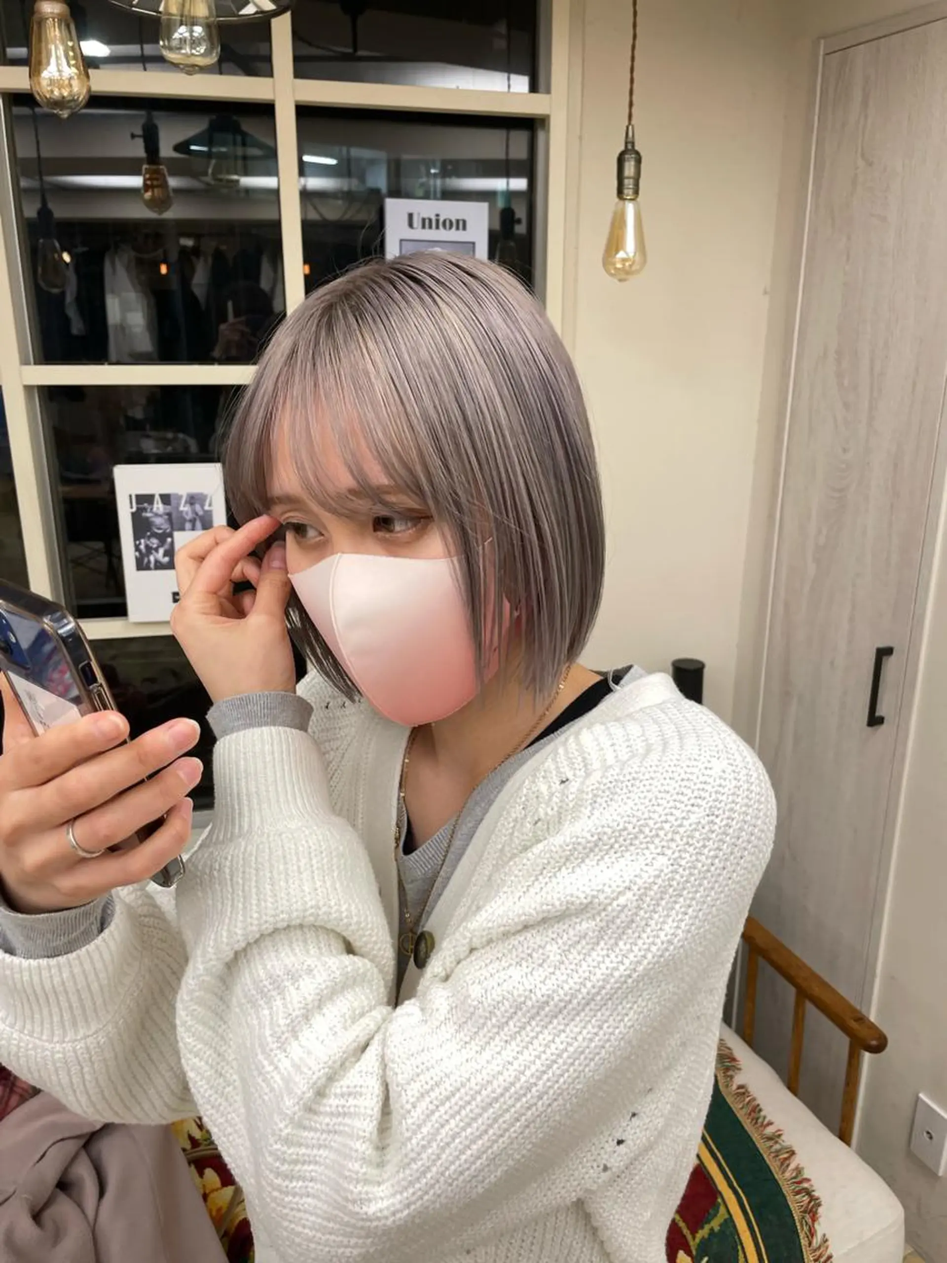 ショート カラー ⭐ハイトーンブリーチ ミルクティーピンクのヘアスタイル