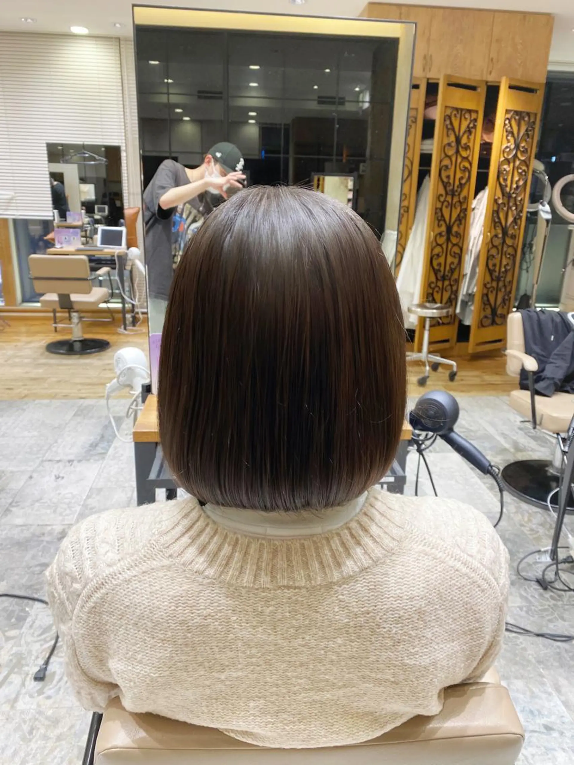 カラー 新宿/レイヤー 顔周りカット溝手優太のヘアスタイル