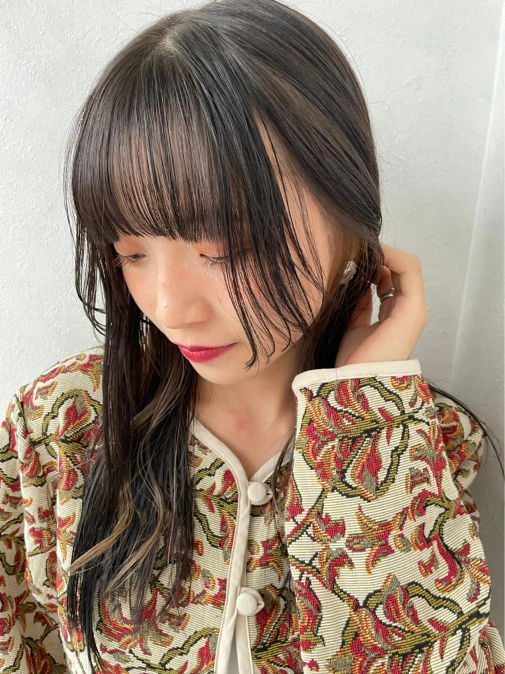 ロング 顔まわりレイヤー 顔周りカット レイヤーカット おくれ毛 ヘアセット/髪質改善 🌿 長 若奈のヘアスタイル