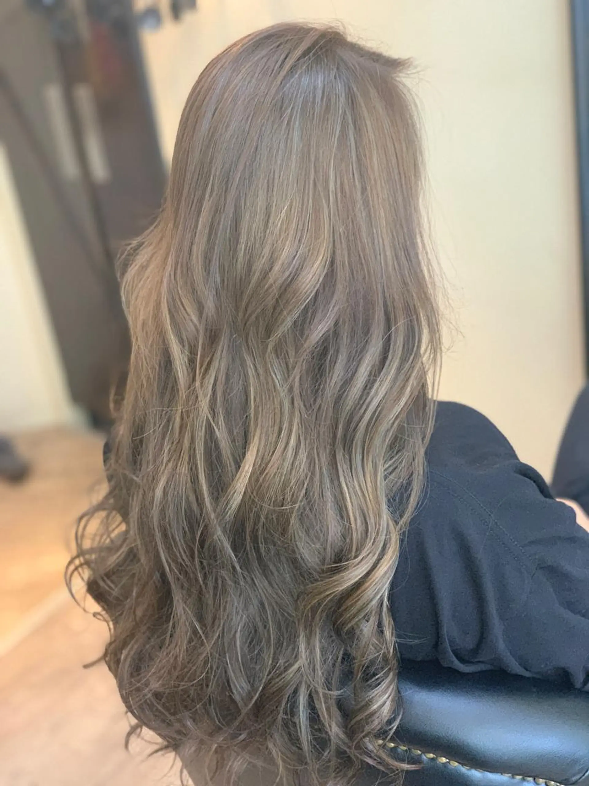 ロング カラー ヘアカラー 鶴見 和美のヘアスタイル