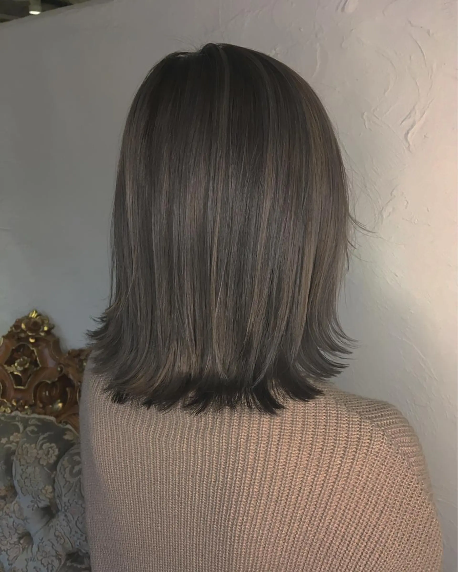 ショート カラー パーマ ヘアアレンジ アッシュ アッシュグレー 外ハネヘア エグチ アキラのヘアスタイル