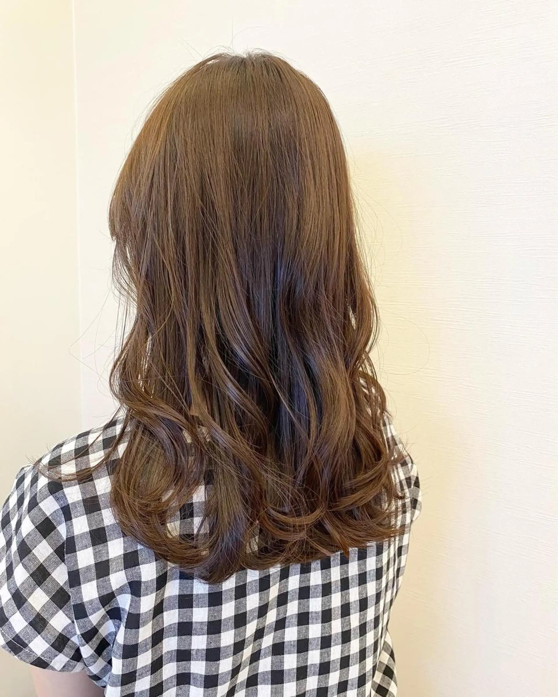 セミロング カラー パーマ セミロングパーマ ベージュカラー 🌸Bob🌸 市井友佳子のヘアスタイル